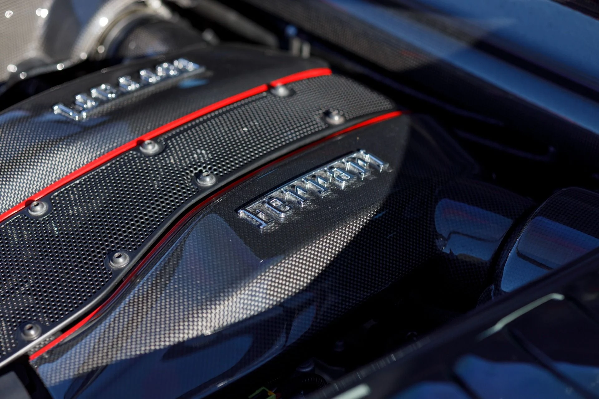 mph040_1020676544_Used_2020_Ferrari_488_Pista_1765914948_2106b96453