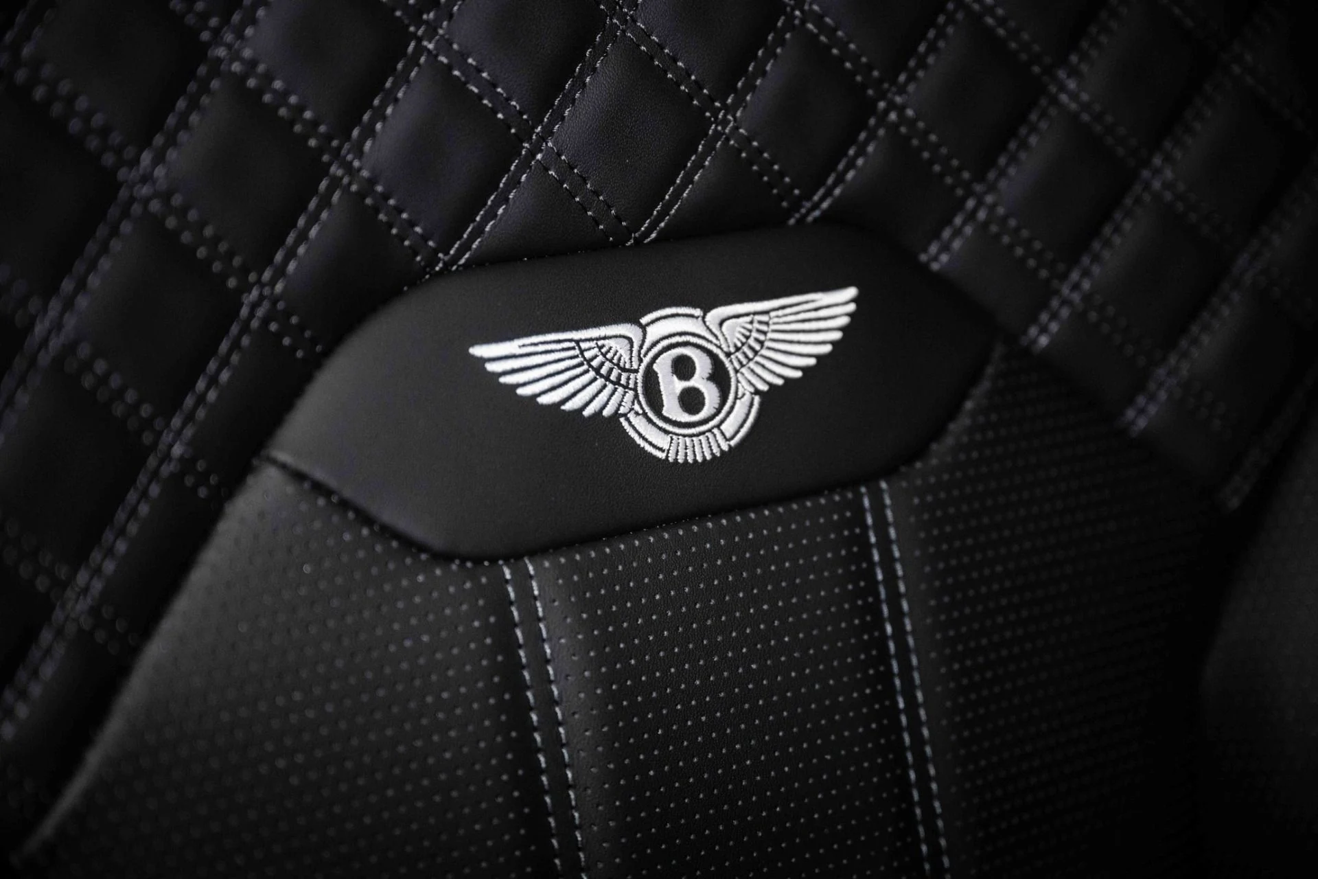 mph040_1024946675_Used_2024_Bentley_Bentayga_S_1793120198_c8bc47ef09
