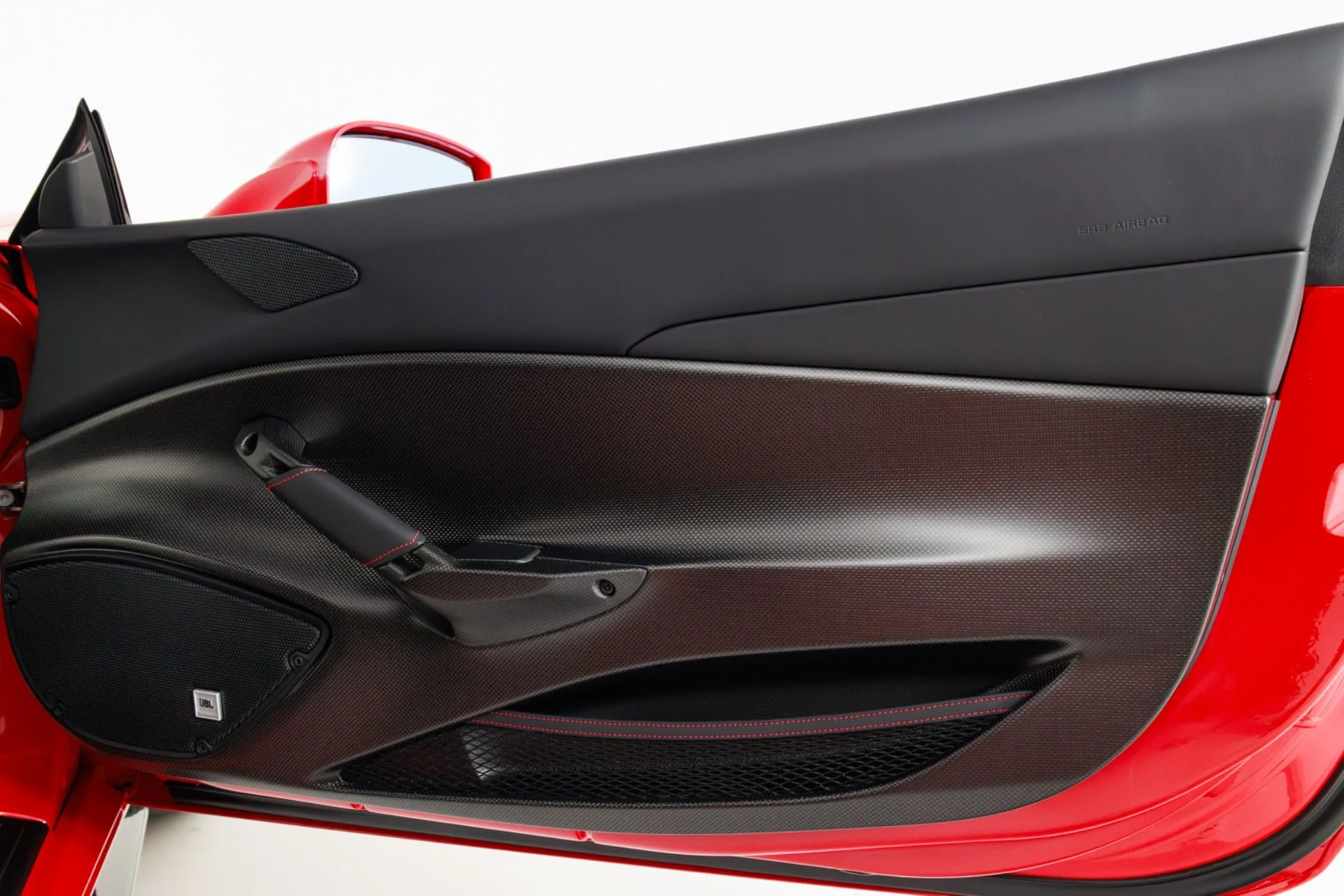 mph040_1032870352_Used_2019_Ferrari_488_Pista_1780072971_048f1b0e4e
