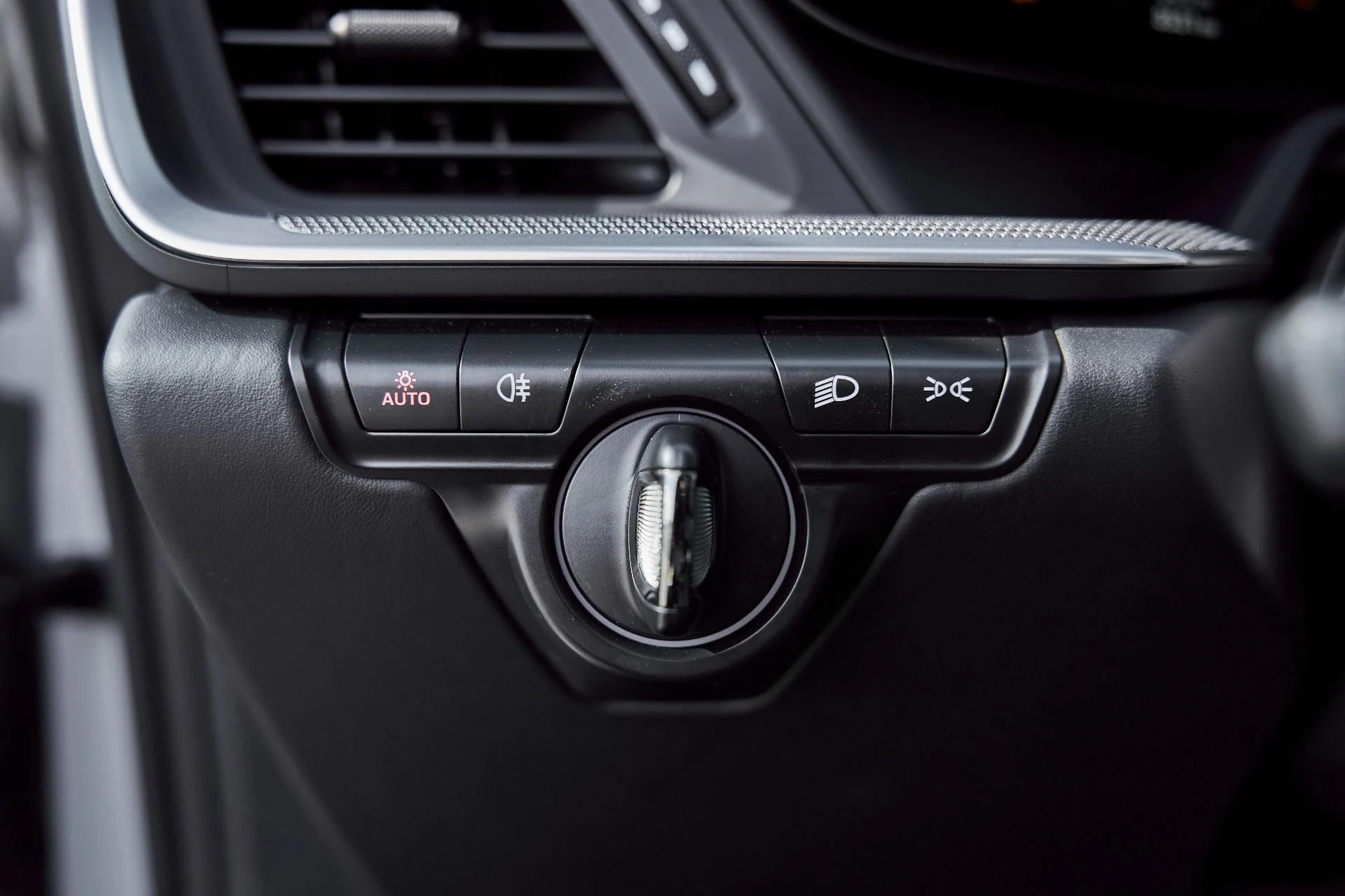 mph040_1047270008_Used_2024_Porsche_911_Turbo_1767745763_8fef1498cd