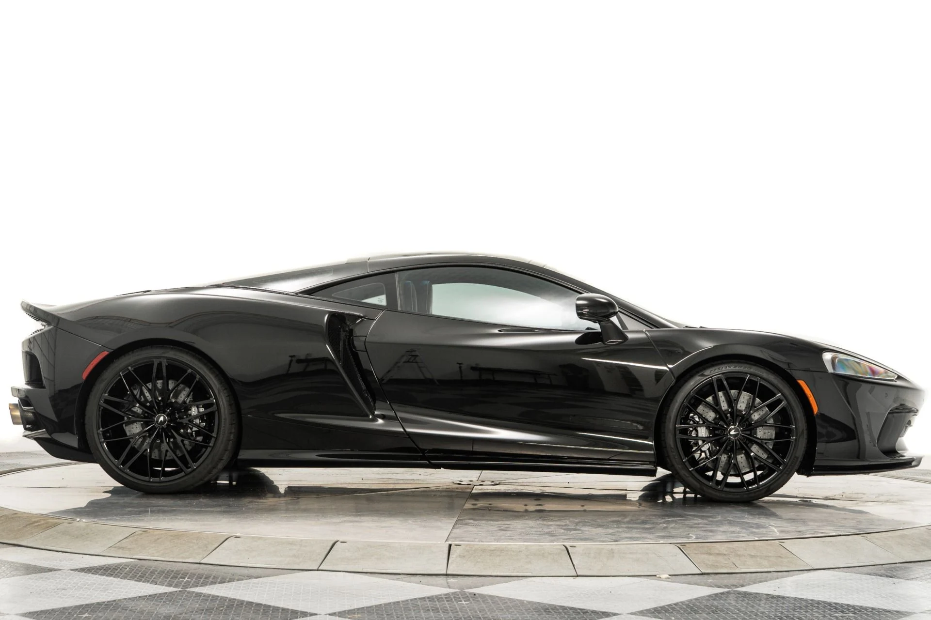 mph040_1051002749_Used_2022_Mc_Laren_GT_Luxe_1757694360_9e7970b40f