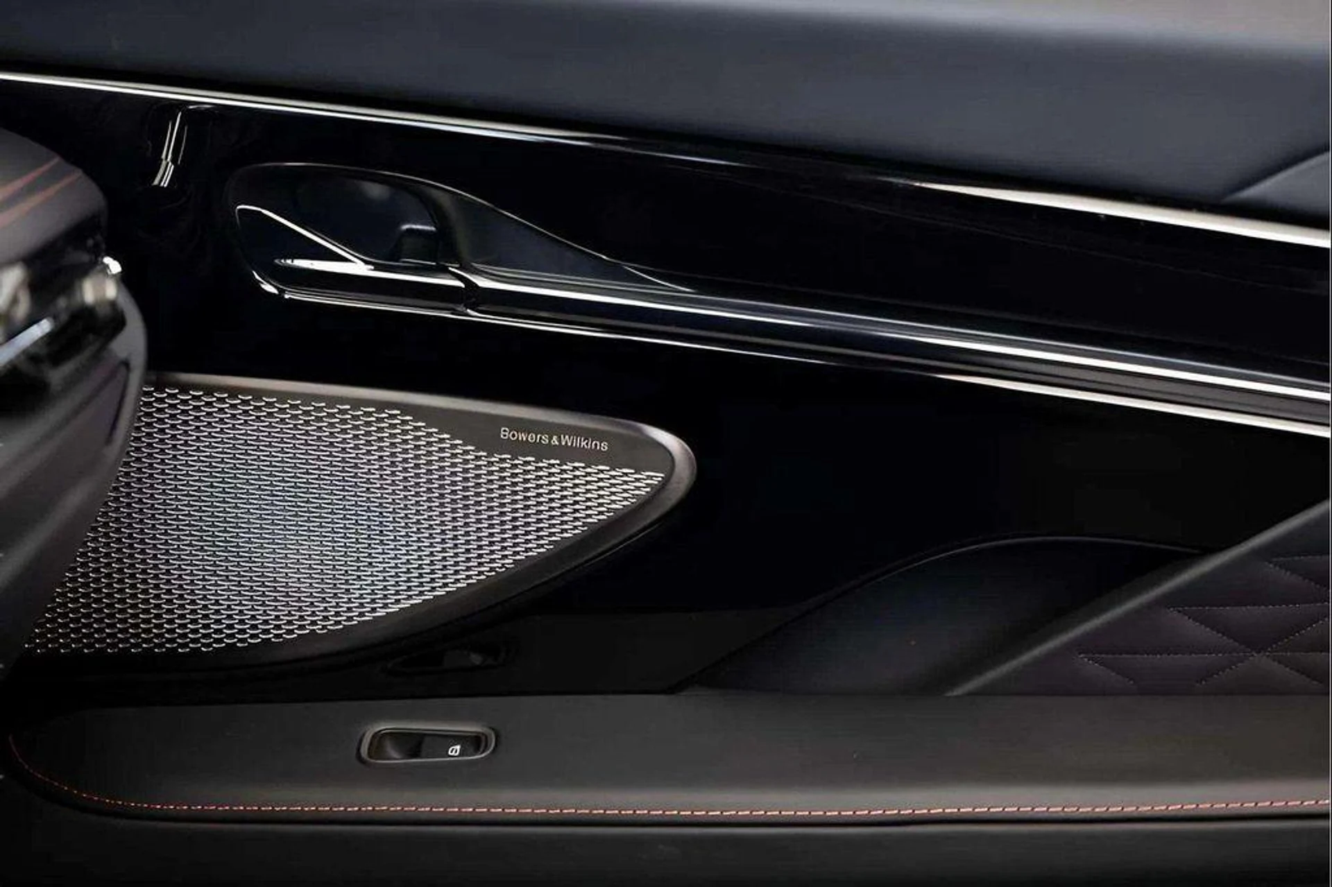 mph040_1063812194_cmw_CM_476h_H_Em_Ys_I2o_Y_Je6dfr_Ux_A_f1974275a8