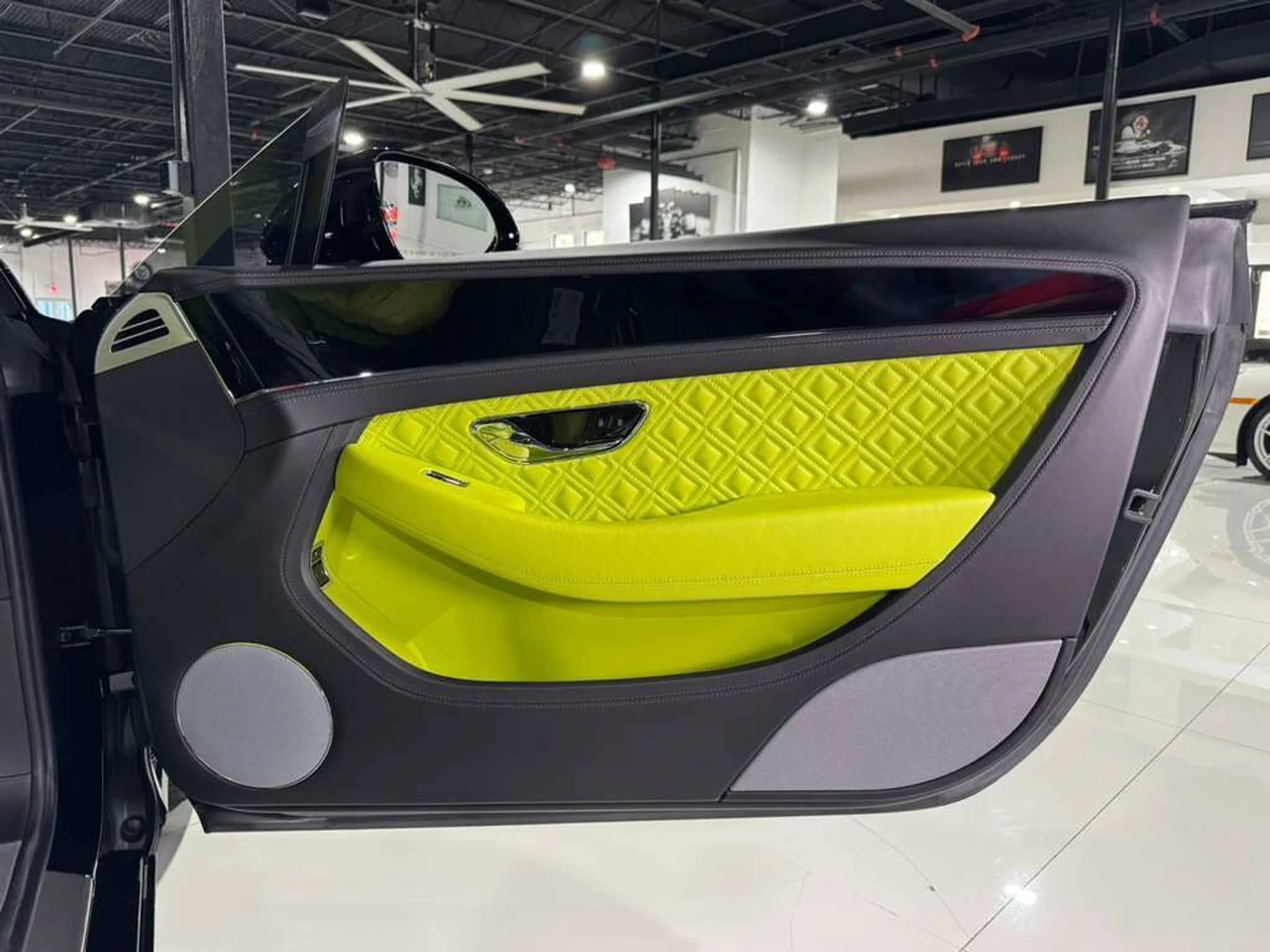 mph040_1064005991_366510a0c8106a00867f01ddc83b75cd_67091d6ad6