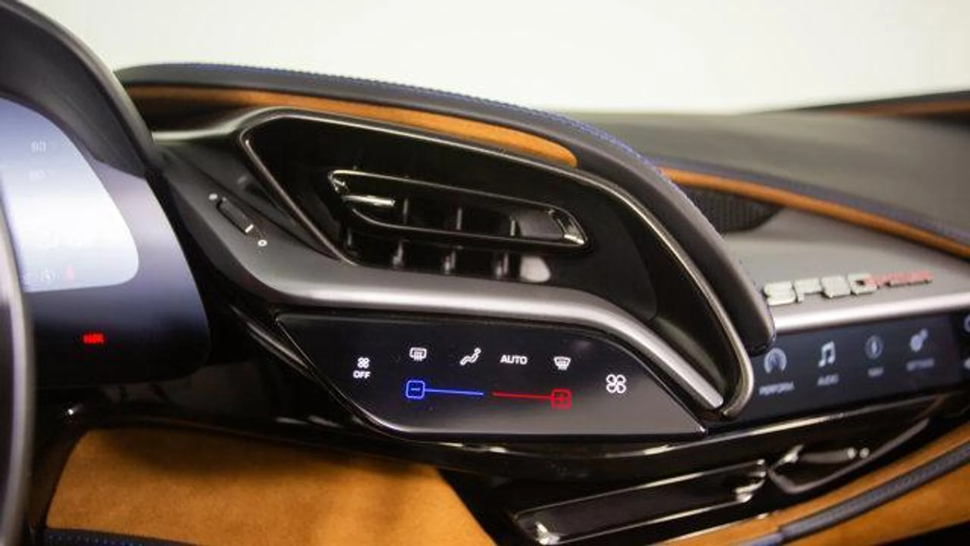 mph040_1064999419_6up_UX_Otp_Mn4ng_Nj8_P_Lr_XZS_8_Gk_k_1a88c5ad81