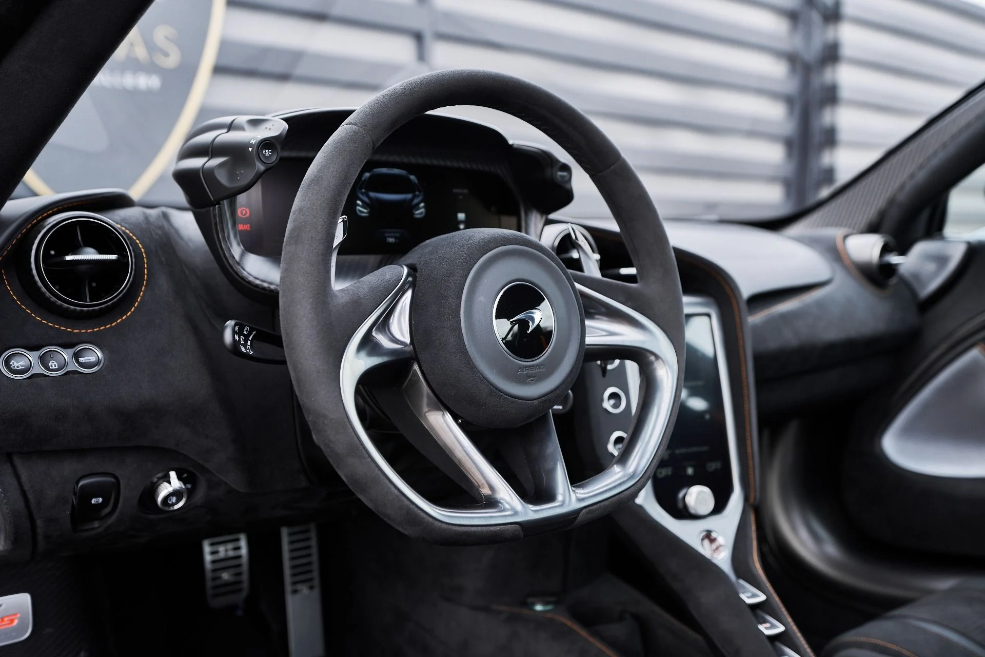 mph040_1068949936_Used_2024_Mc_Laren_750_S_1762992857_0cf60ce122