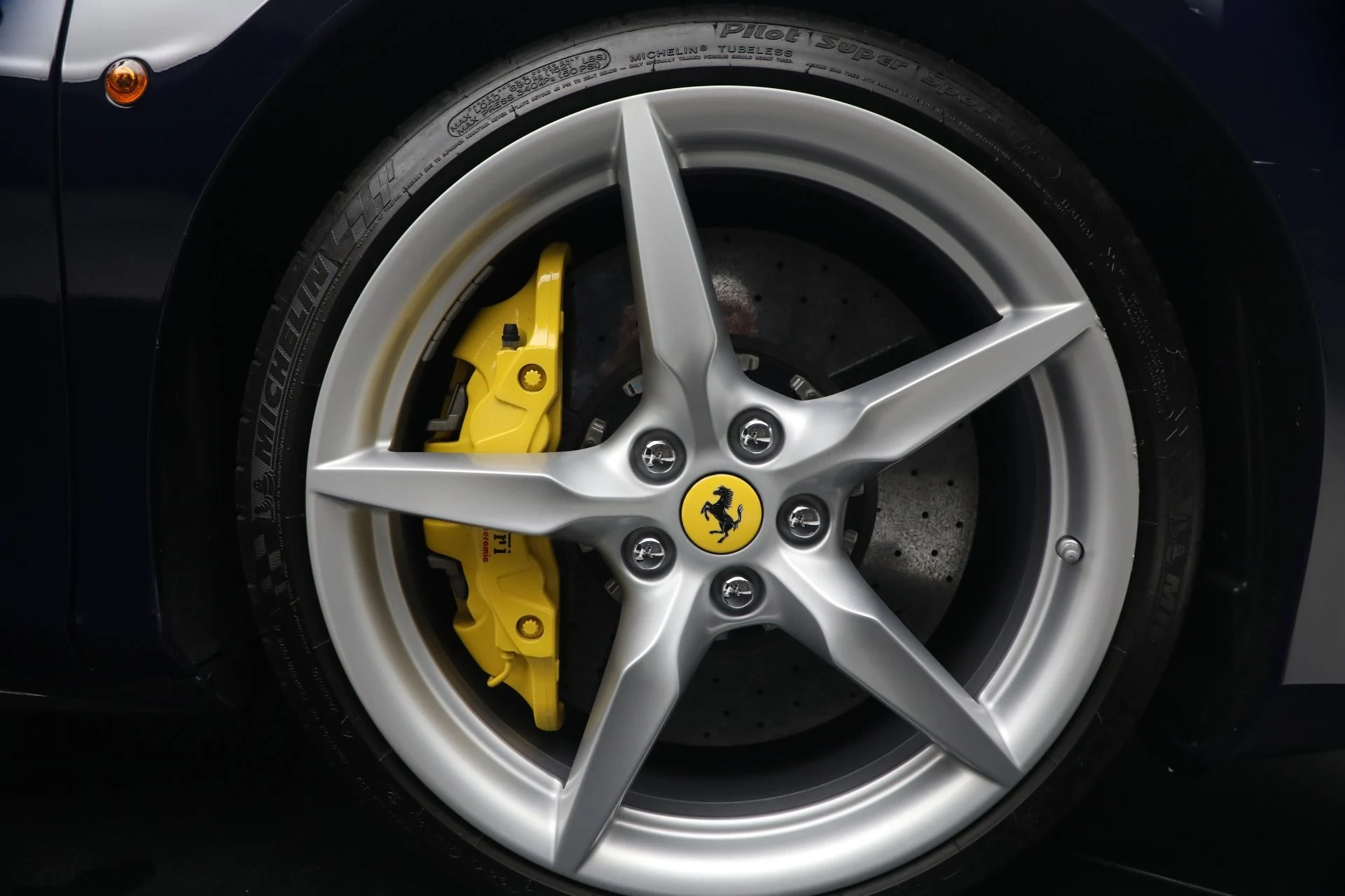 mph040_1072794501_Used_2017_Ferrari_488_Spider_1781020052_77b5619770