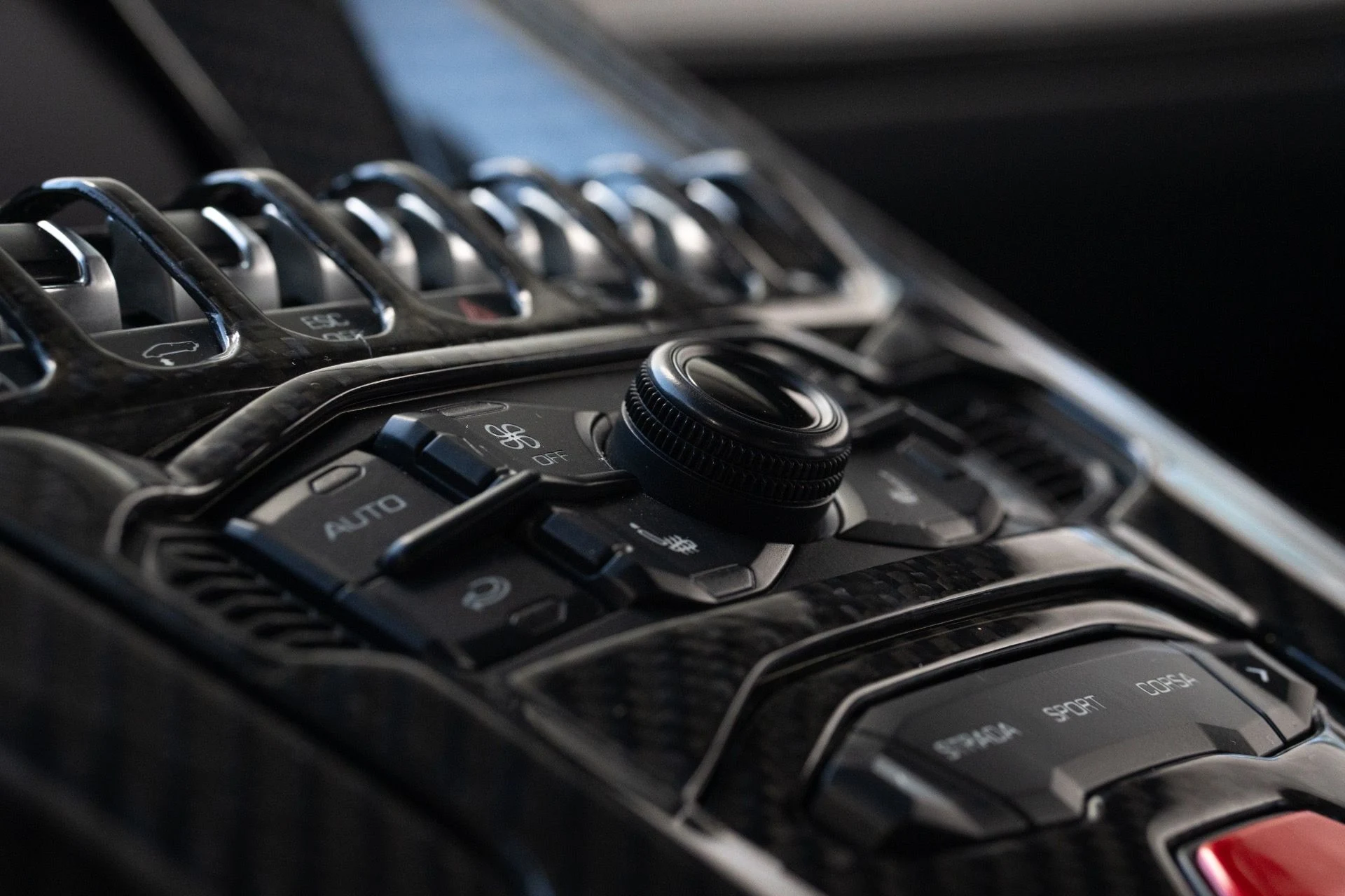 mph040_1073731708_Used_2015_Lamborghini_Aventador_LP_700_4_1755636839_b30a391273