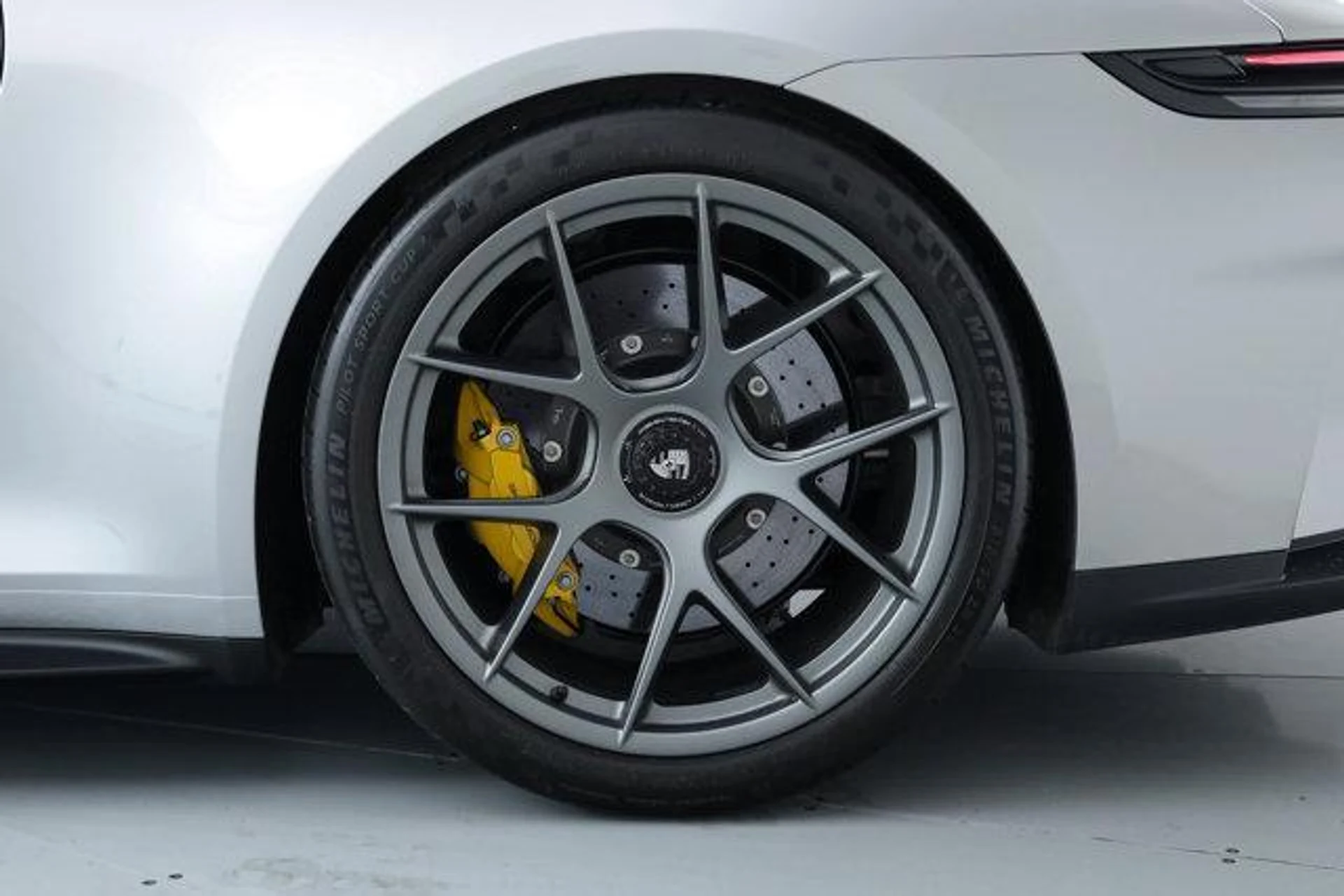 mph040_1078951341_b_K0ywspw_Uugq_Gy_R_Znix7c_WK_Kmrc_0bda0e871e