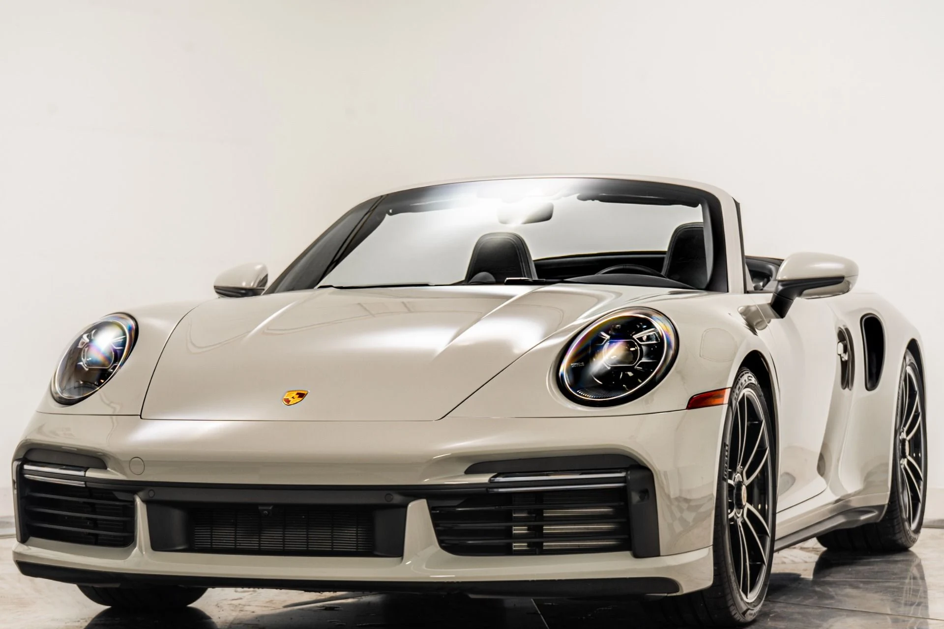 mph040_1095509820_Used_2023_Porsche_911_Turbo_S_Cabriolet_1759781880_e83bfad76a