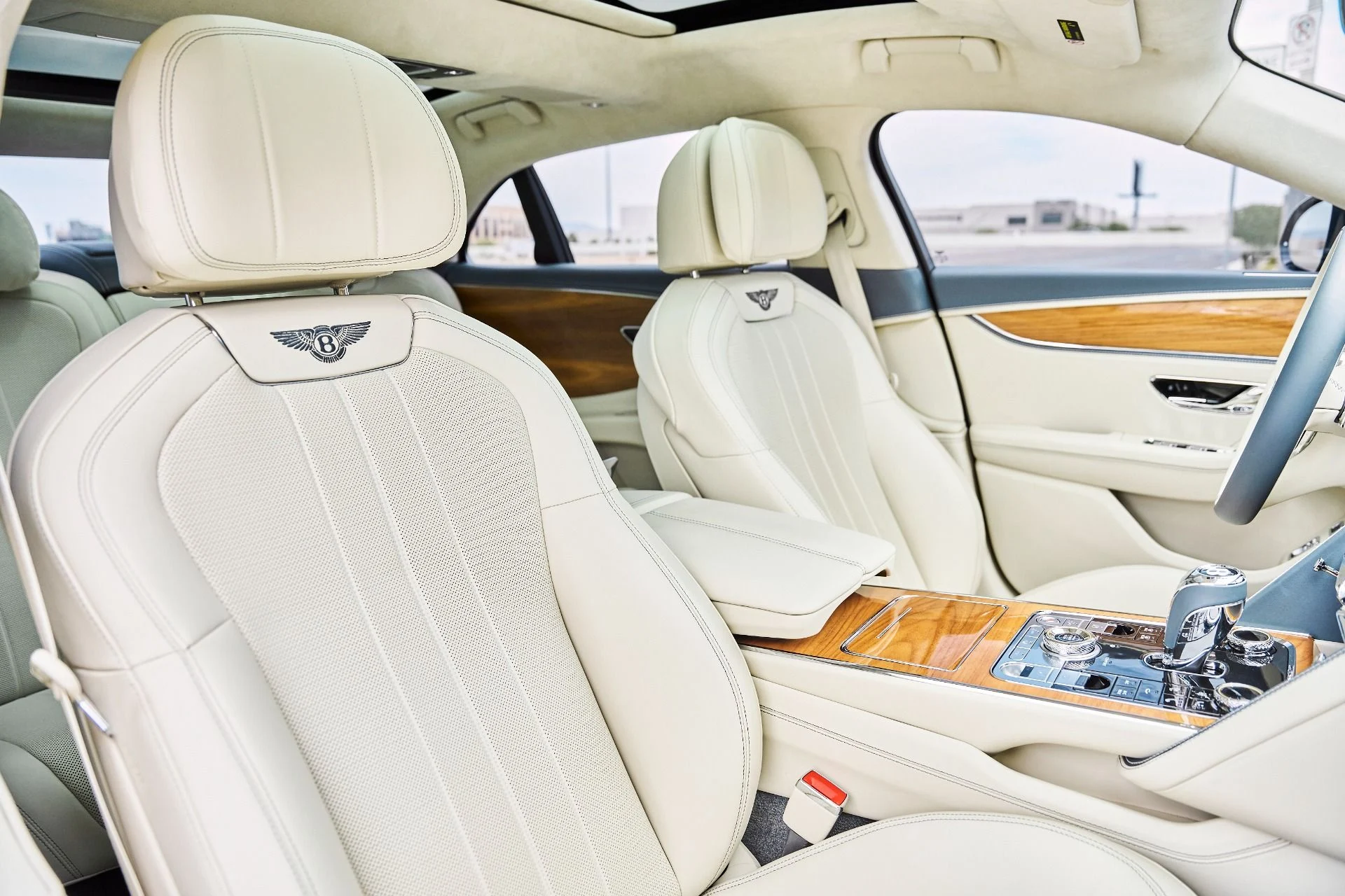 mph040_1103837591_Used_2021_Bentley_Flying_Spur_V8_1779867090_19773aeee7