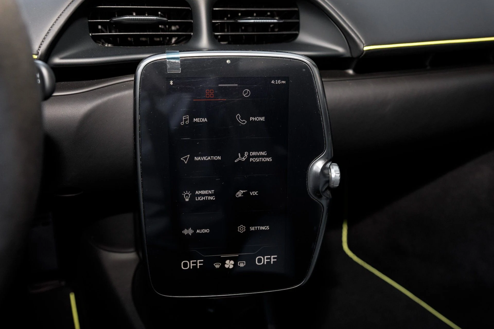 mph040_1108094199_287_p41_l_1312ac4490