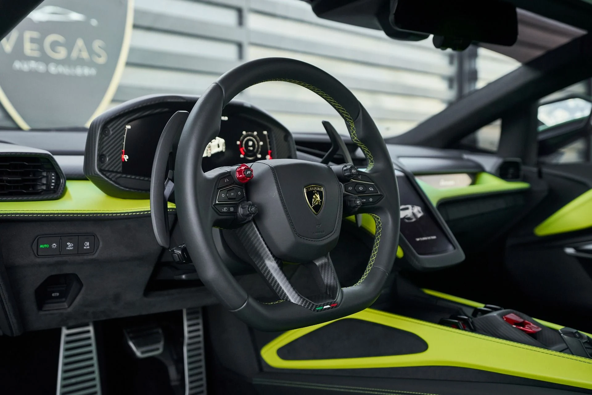 mph040_1119478550_Used_2024_Lamborghini_Revuelto_1763604744_d3d023f740