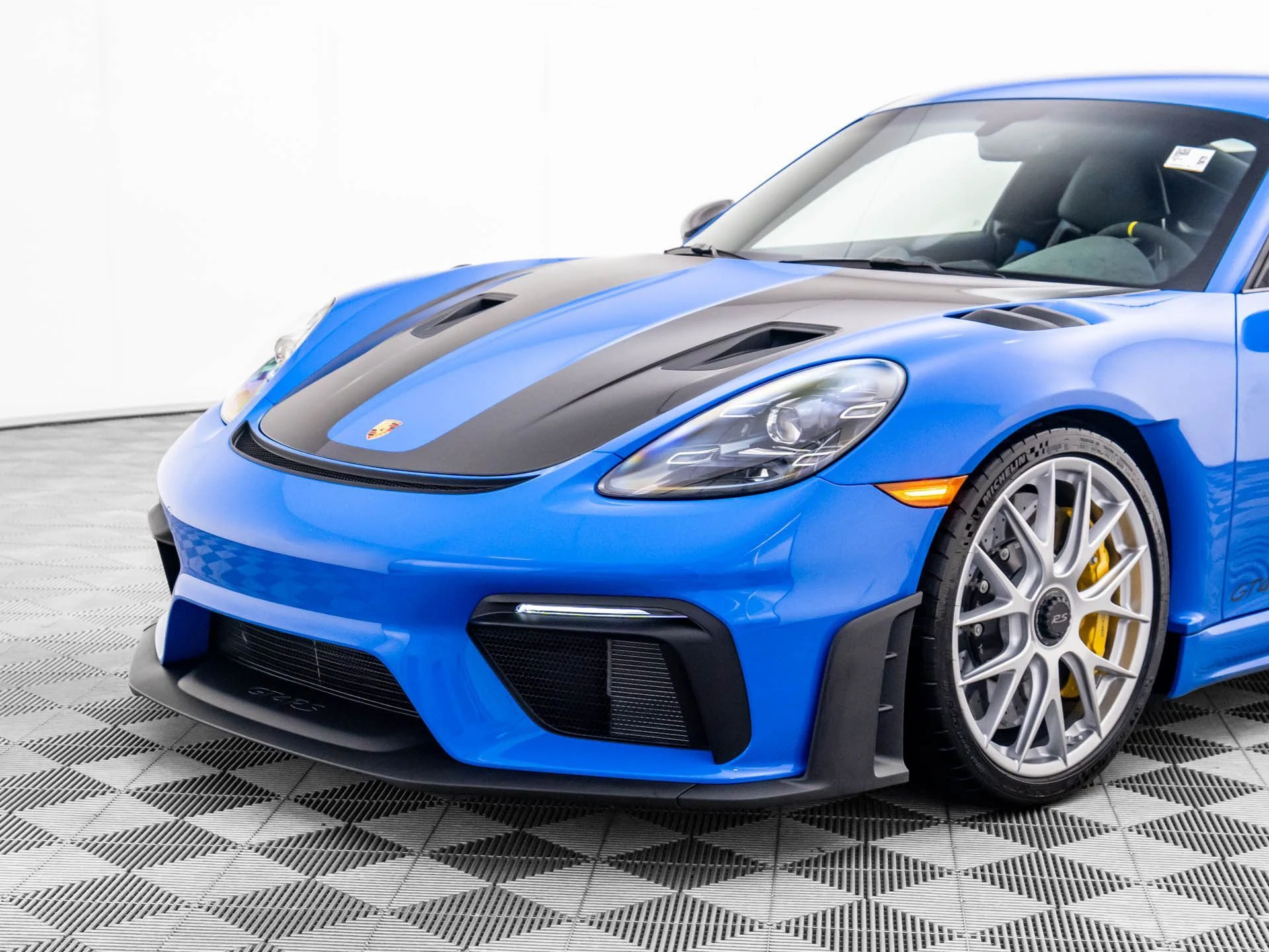 mph040_1142118499_da10f296eddaae43b9c9bf7f76b05af2x_ef53765df9