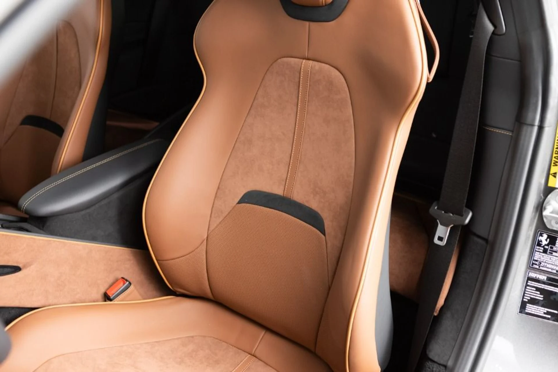 mph040_1146678794_Used_2024_Ferrari_Roma_f8a03ce3ce