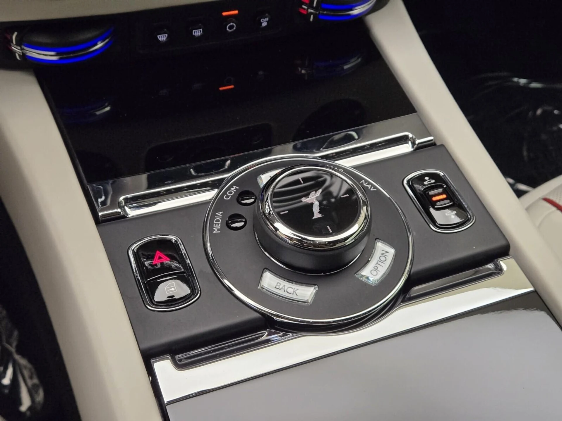 mph040_1157384289_Used_2018_Rolls_Royce_Wraith_1755931457_54448ffccb