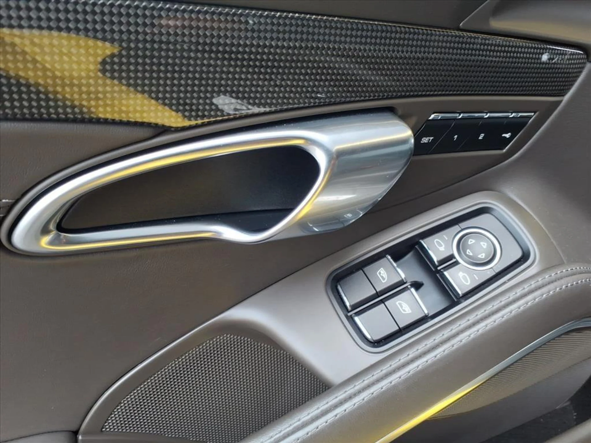 mph040_1164159548_0bb7a4ad1faf2210115a0ef7f59bc27d_4e59fbf938