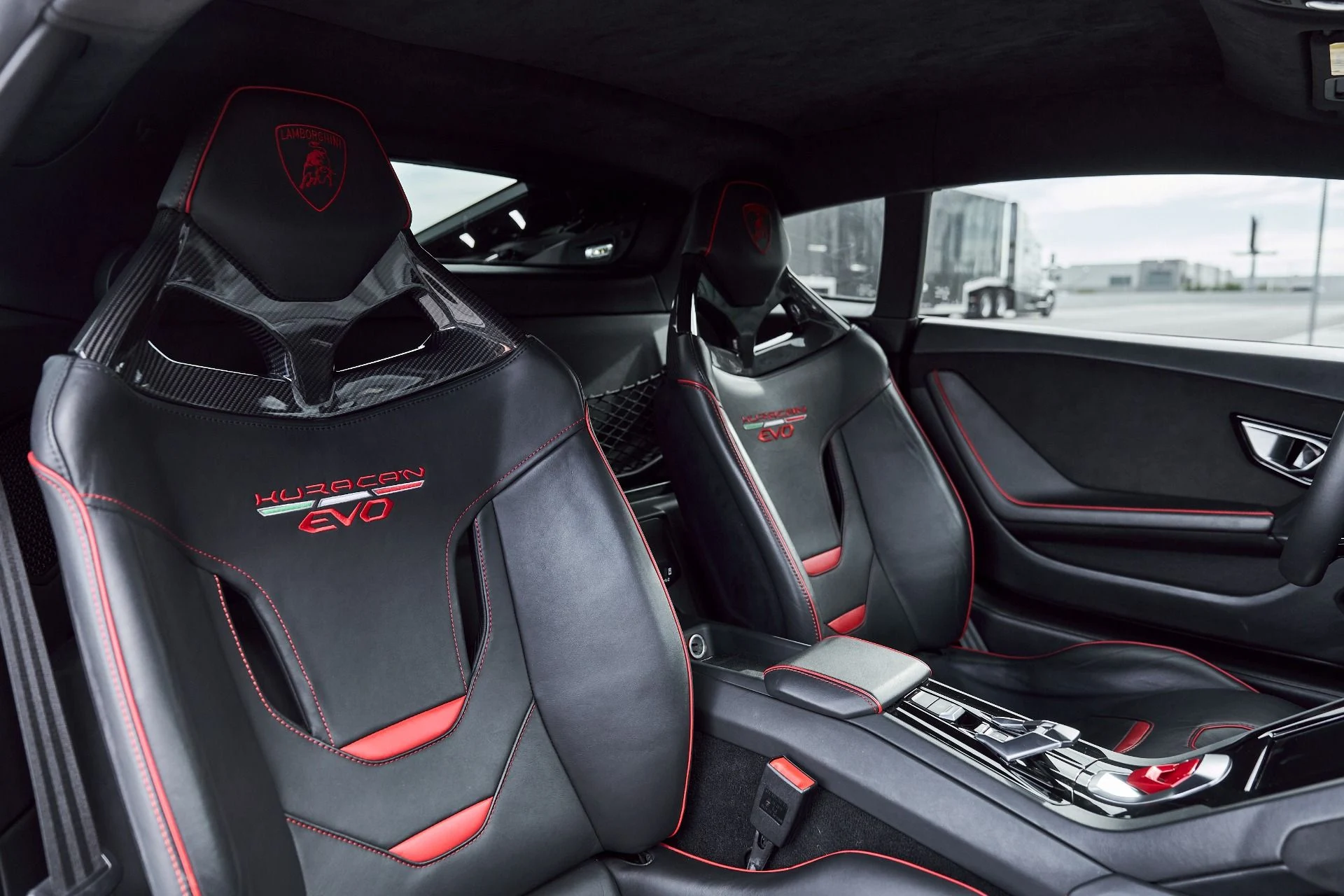 mph040_116576798_Used_2020_Lamborghini_Huracan_EVO_1768438623_931efdce11