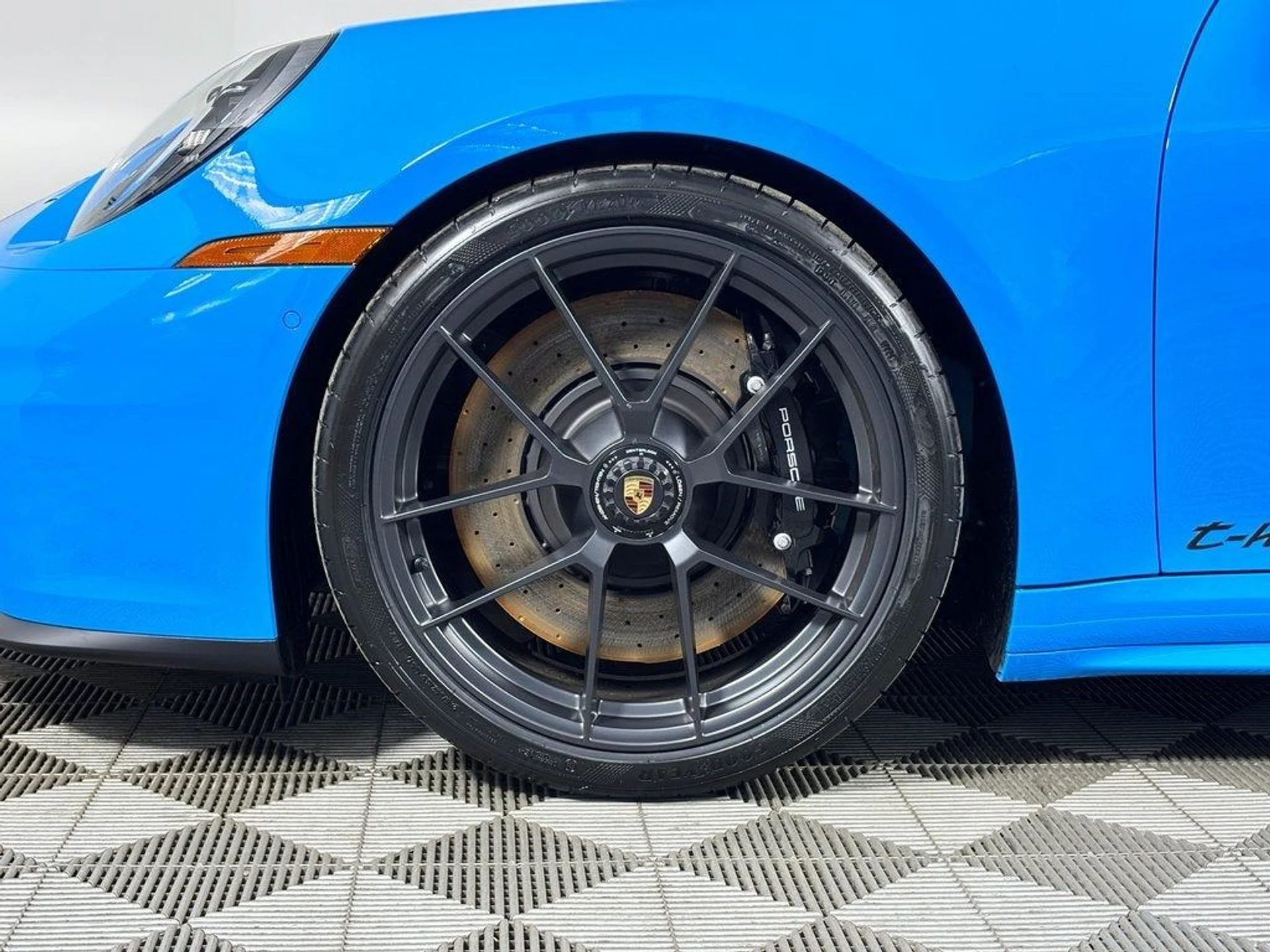 mph040_118013906_41_5e2e463a1e