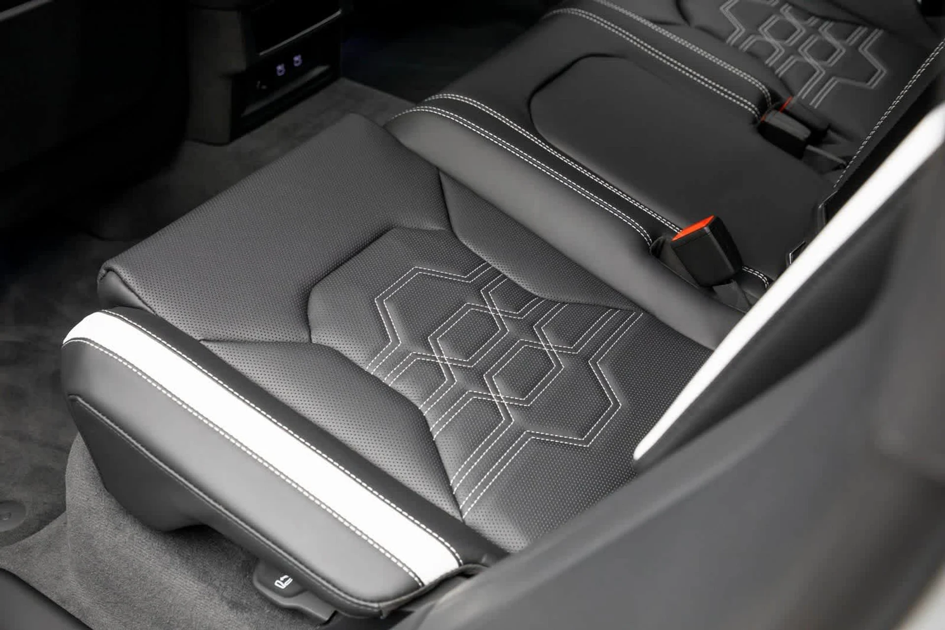mph040_1185762245_41_47f9330515
