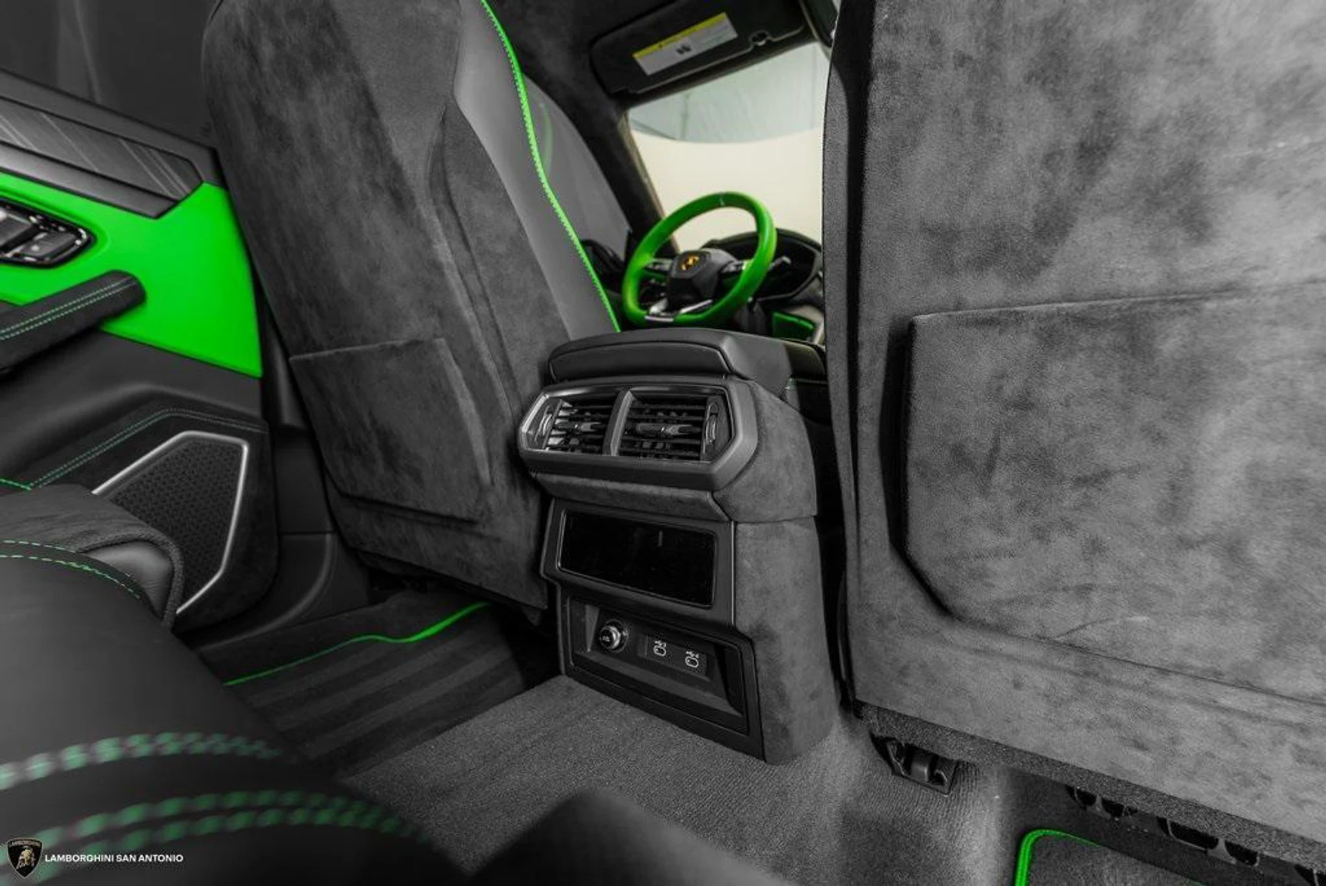 mph040_1187914942_Fb_HP_Gg_Lgx_Nz_Tx1_PP_Vg7_SDESC_Rk_a3e0667c1c