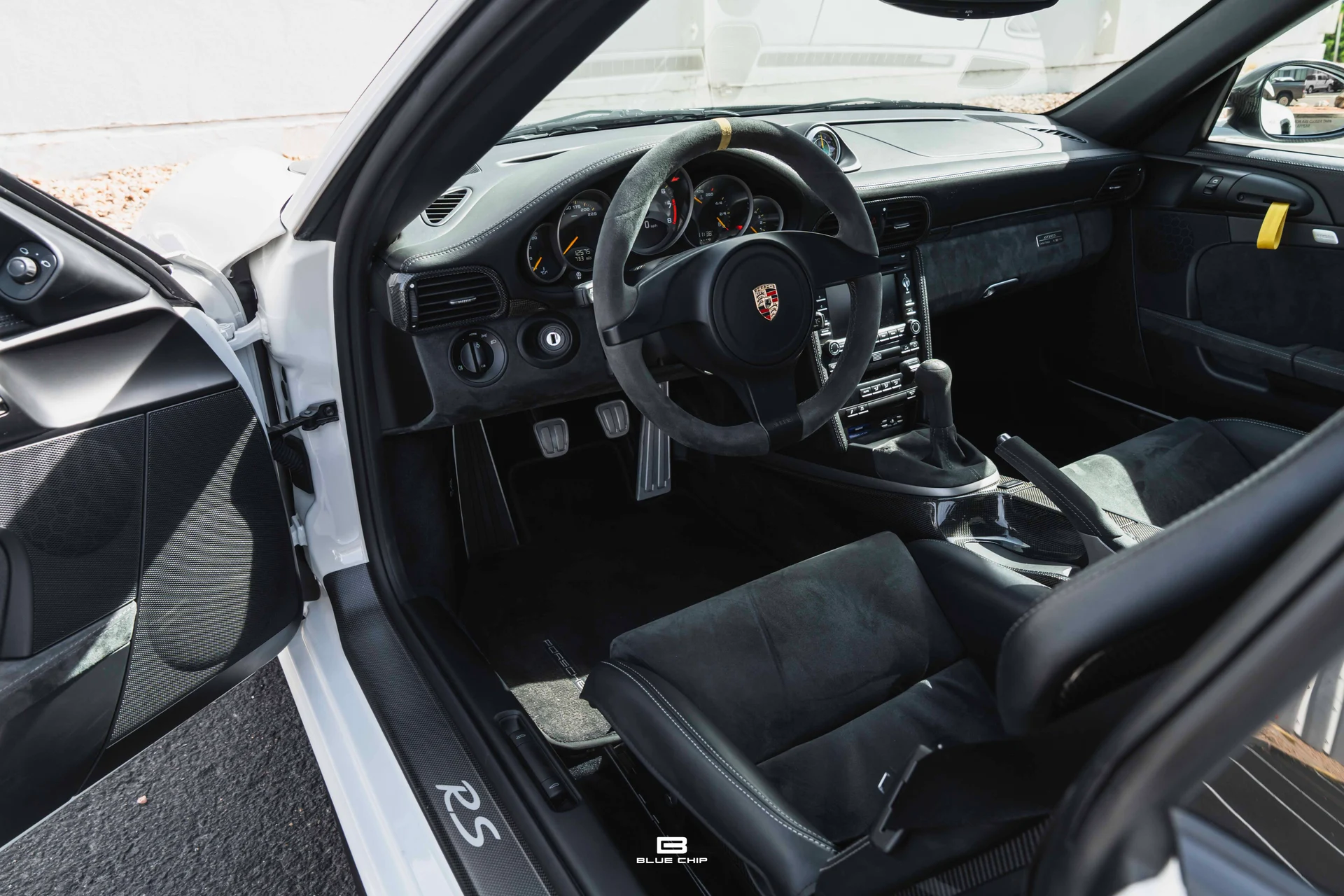 mph040_1207235703_6a34670ef6eb25dc22b53ced_2011_Porsche_GT_2_RS_40_2db360dfe0