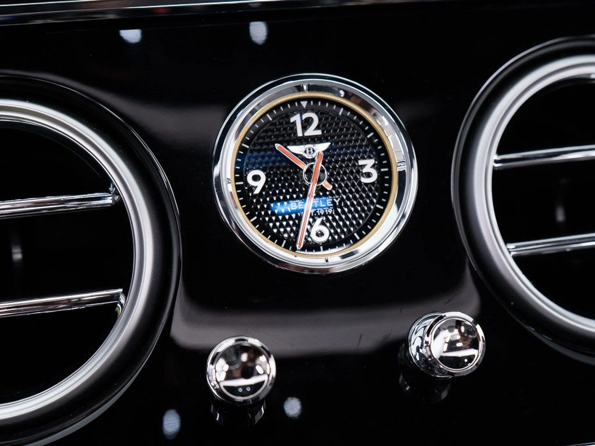 mph040_1220890152_2f7220f8998a9ca0f6680d036160b513_d4012411b4