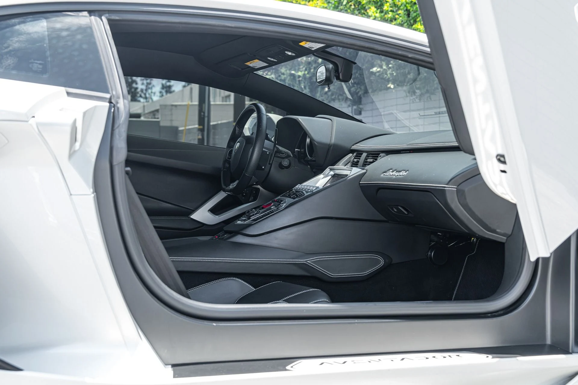 mph040_1226104531_Used_2013_Lamborghini_Aventador_LP_700_4_1753157591_9db1850a09