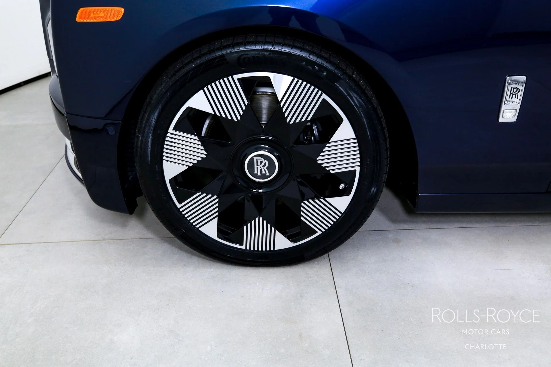 mph040_1233158223_Used_2020_Rolls_Royce_Phantom_1752871576_23c00533de