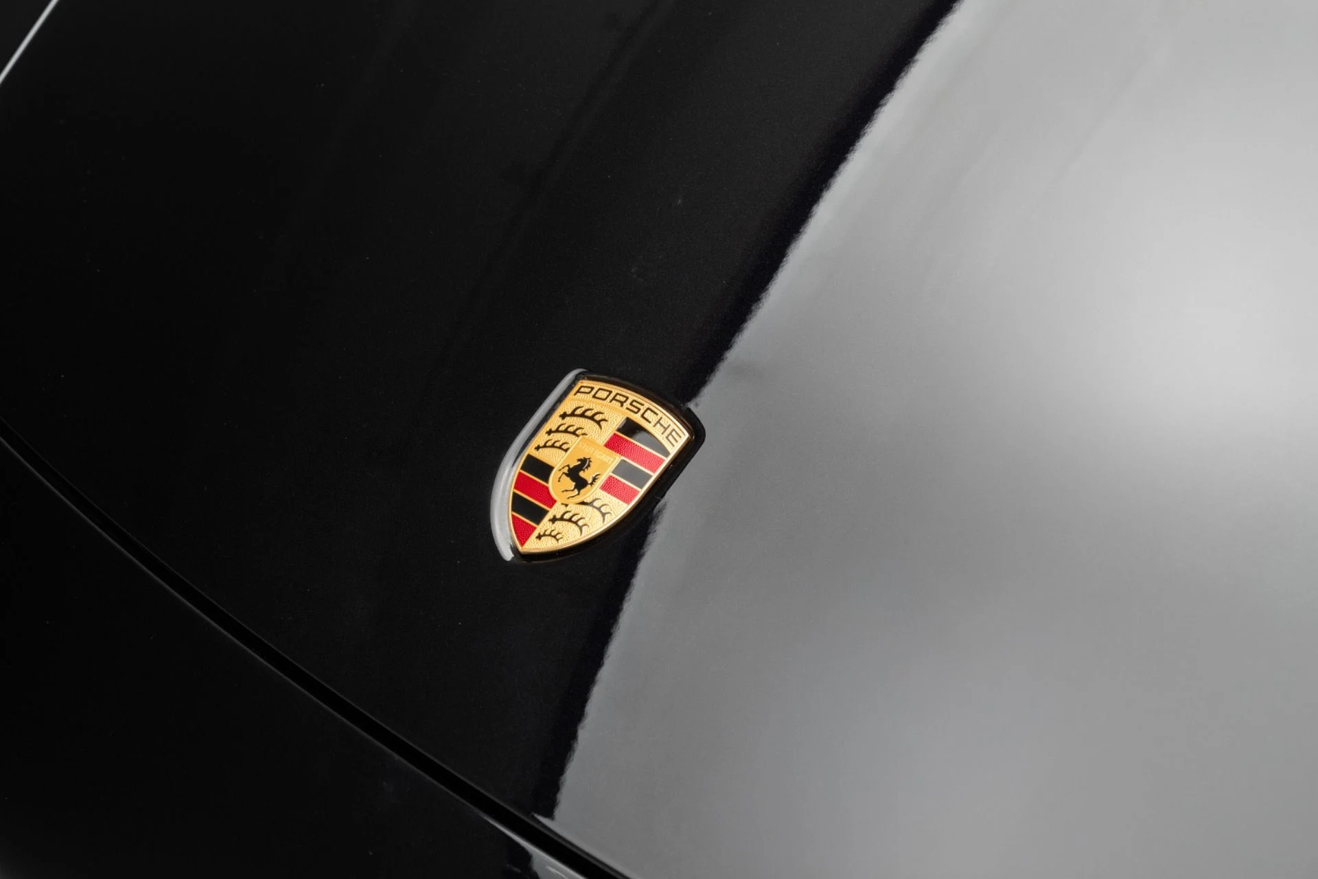 mph040_1233512684_Used_2025_Porsche_911_Turbo_S_1780412802_05a373532c