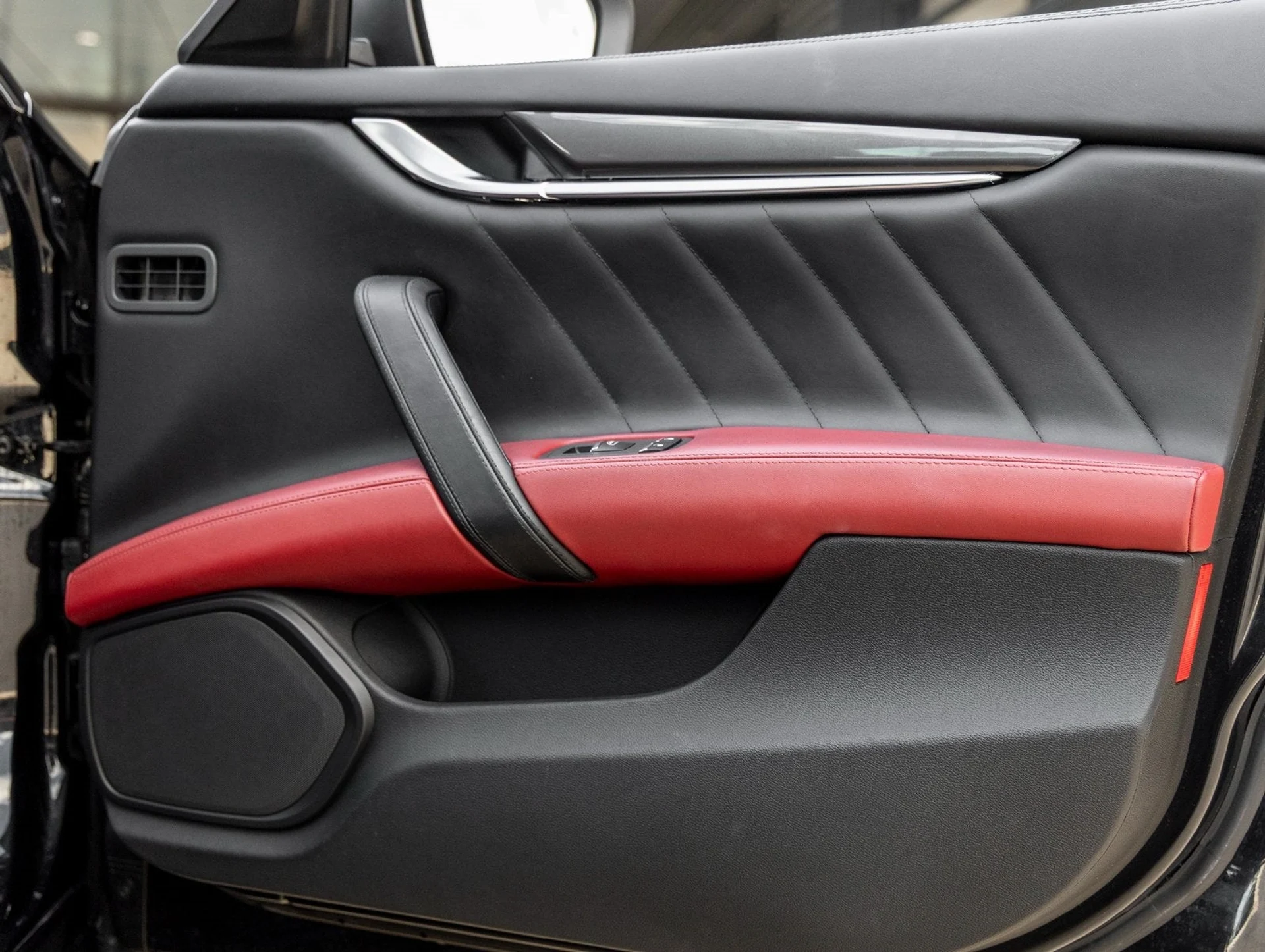 mph040_123663222_41_50146b7313