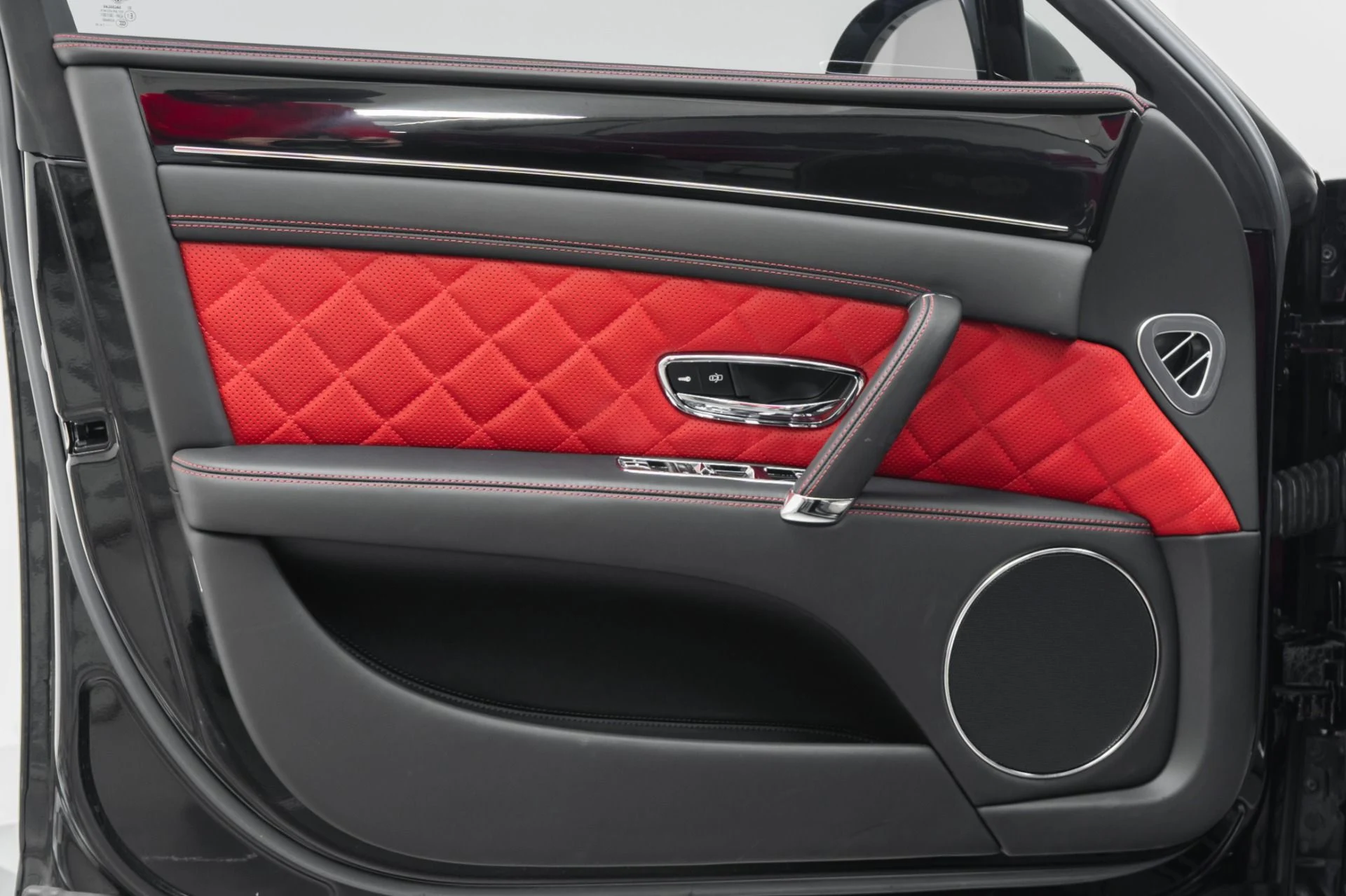 mph040_1243663856_Used_2017_Bentley_Flying_Spur_V8_S_Two_Tone_Interior_Low_Miles_521_Horsepower_1773860455_2698bad02f