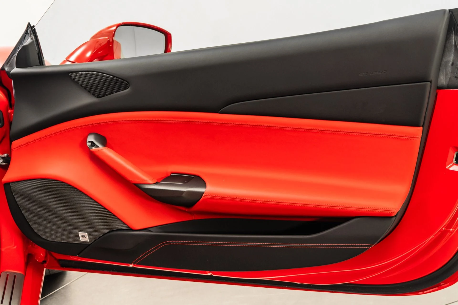mph040_1250268375_Used_2018_Ferrari_488_GTB_1760465598_e7347e44f2