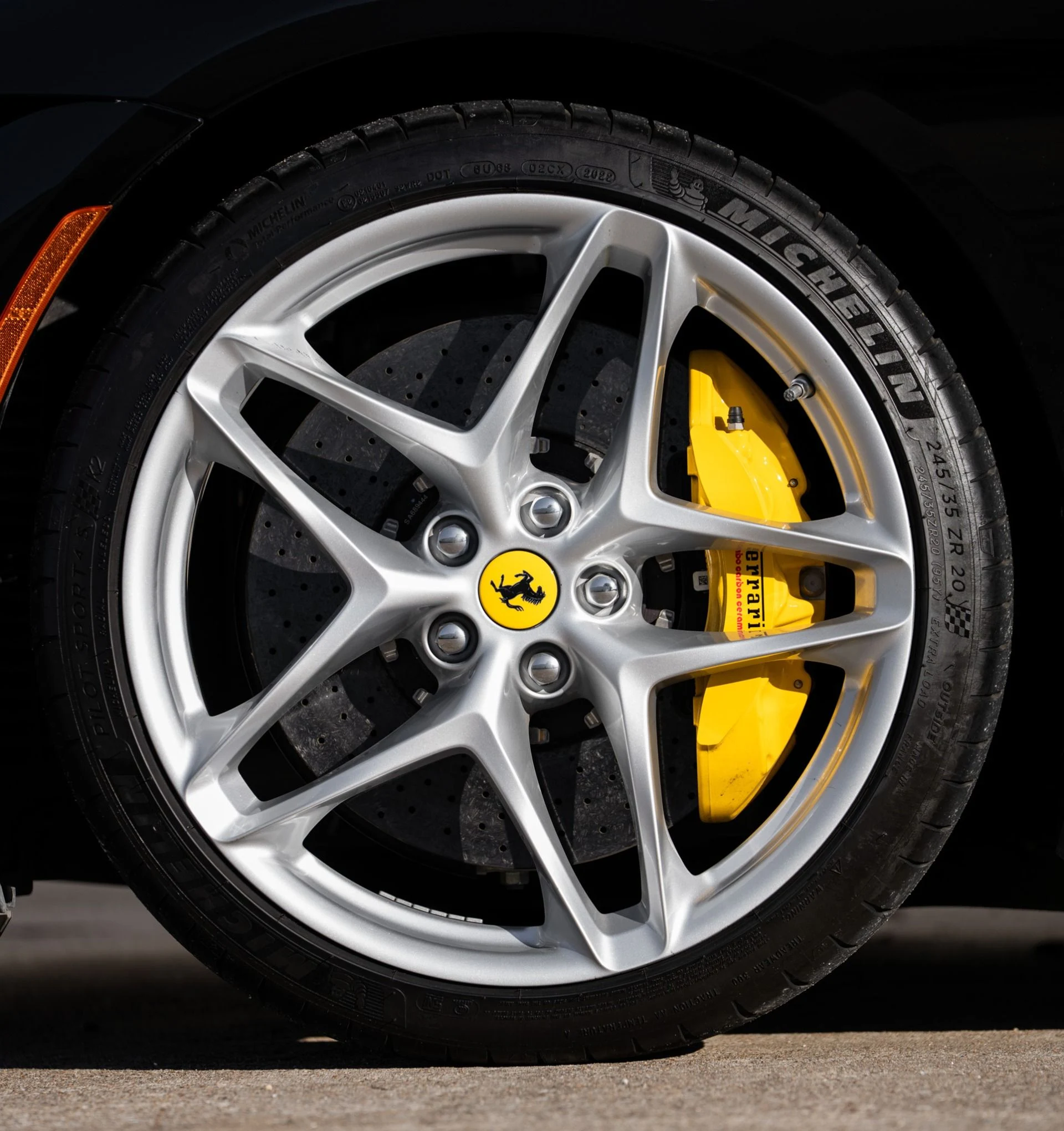 mph040_1258602769_Used_2022_Ferrari_Roma_1764112587_429ddb0065