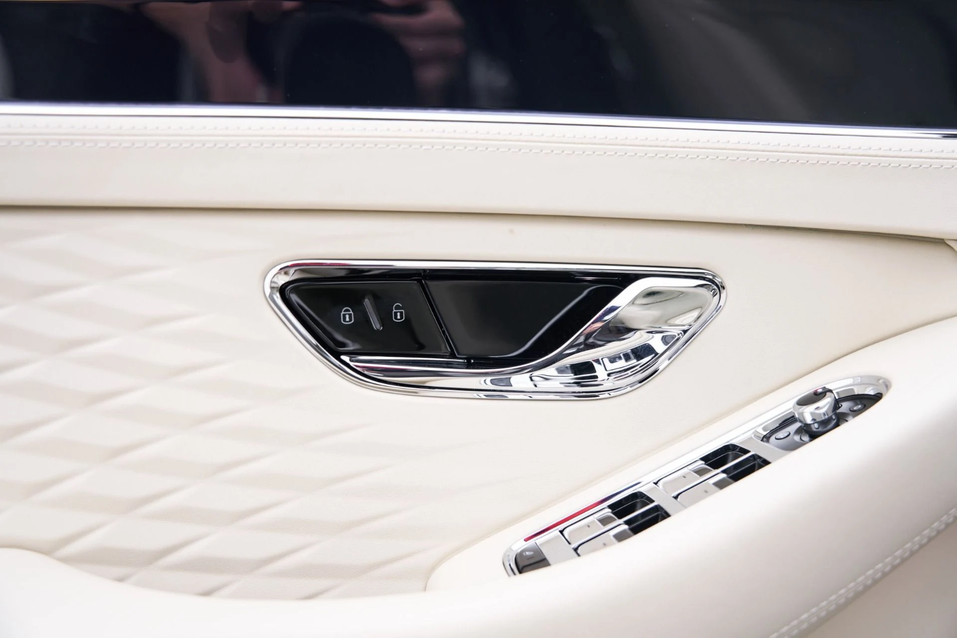 mph040_1264027737_Used_2026_Bentley_Continental_GT_V8_1792608724_c8d0338c3a
