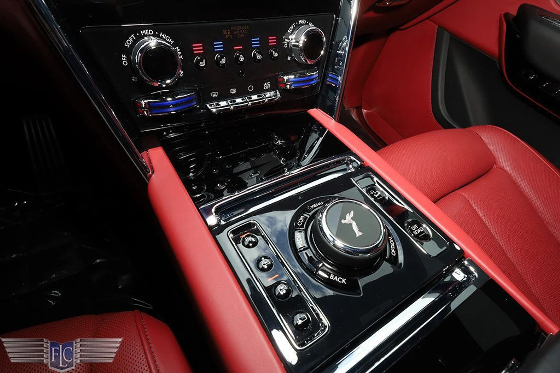 mph040_1264329328_used_2019_rolls_royce_cullinan_sportutility_6305_22963693_41_1024_e62ccbb355