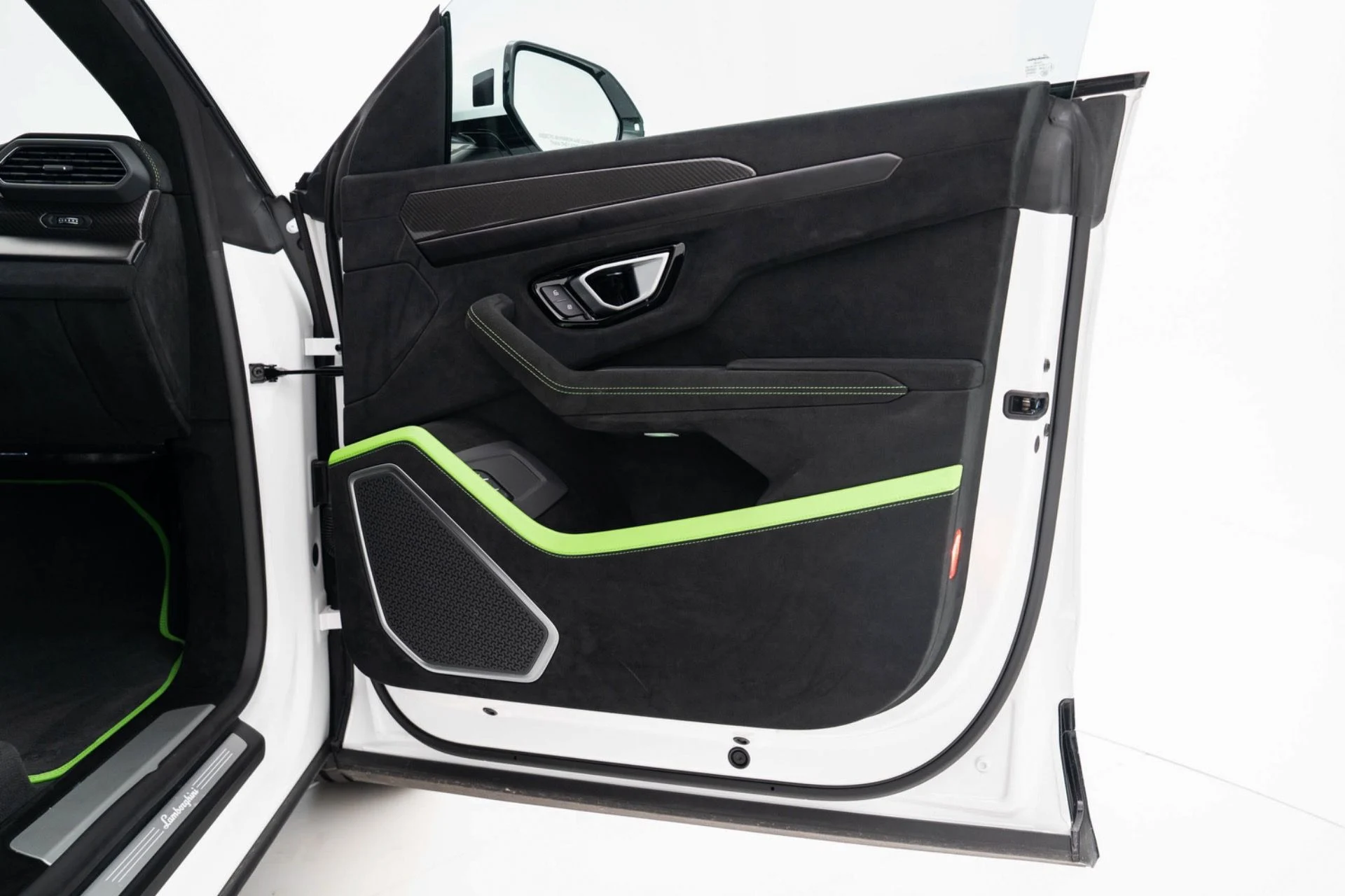 mph040_1266098475_Used_2024_Lamborghini_Urus_Performante_1775674459_899402e94f