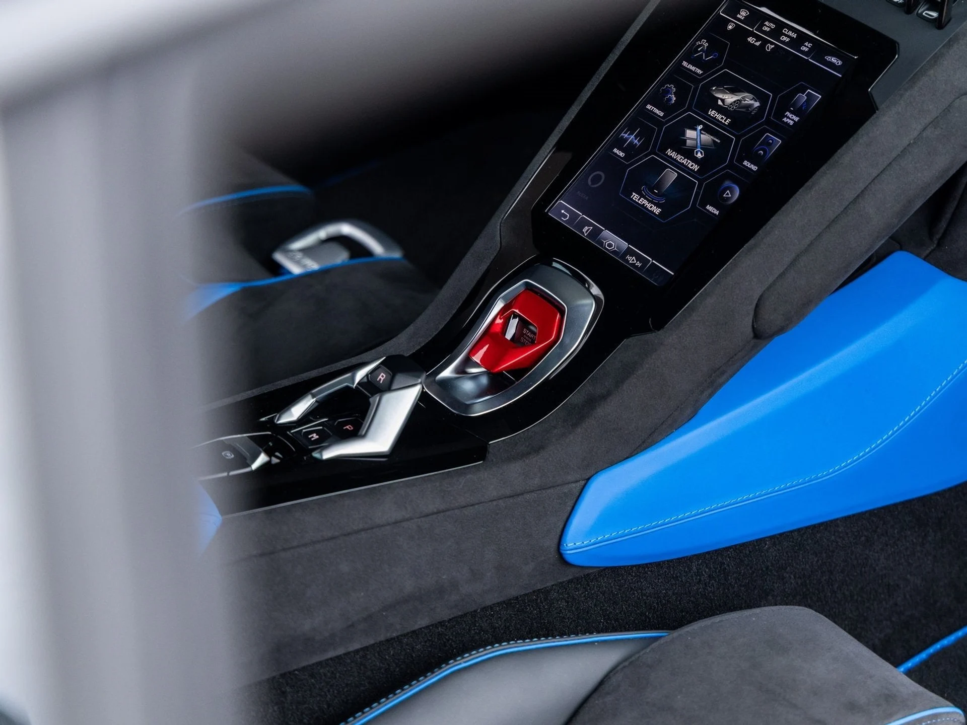 mph040_127999358_41_918c01e63a