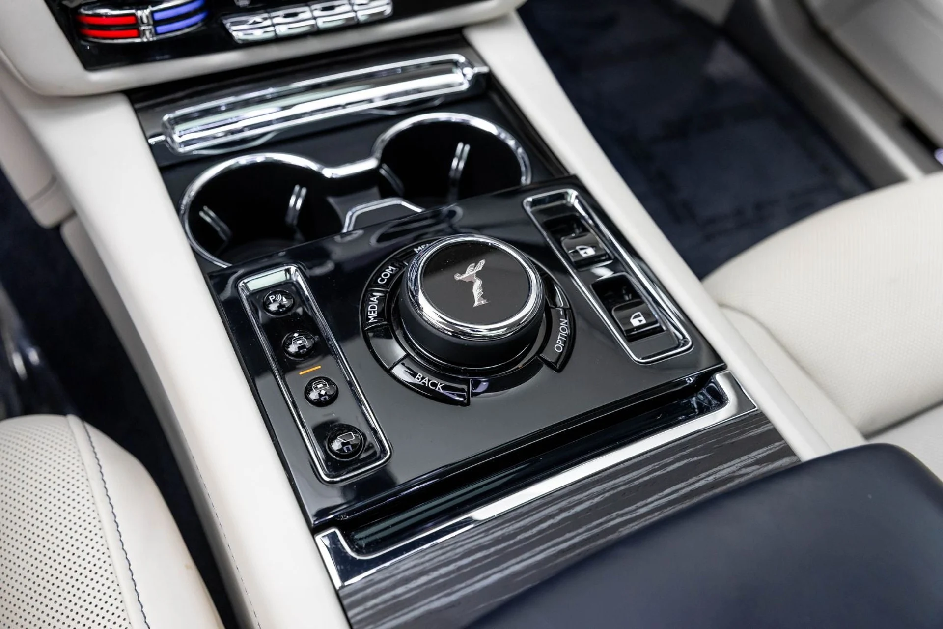 mph040_129251889_41_c0ca444d3a