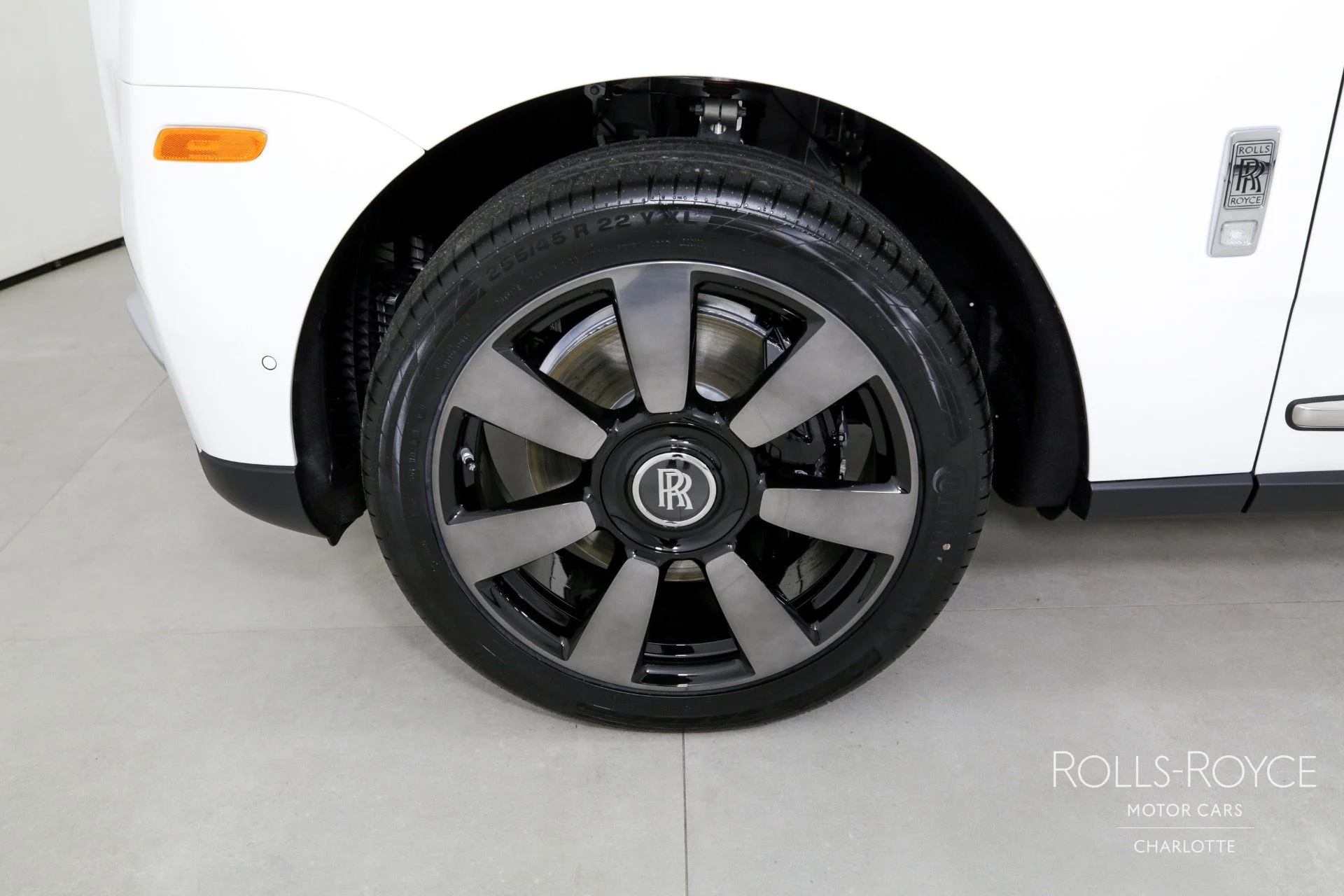 mph040_1325221204_Used_2024_Rolls_Royce_Cullinan_1715875988_a5f7497a8b