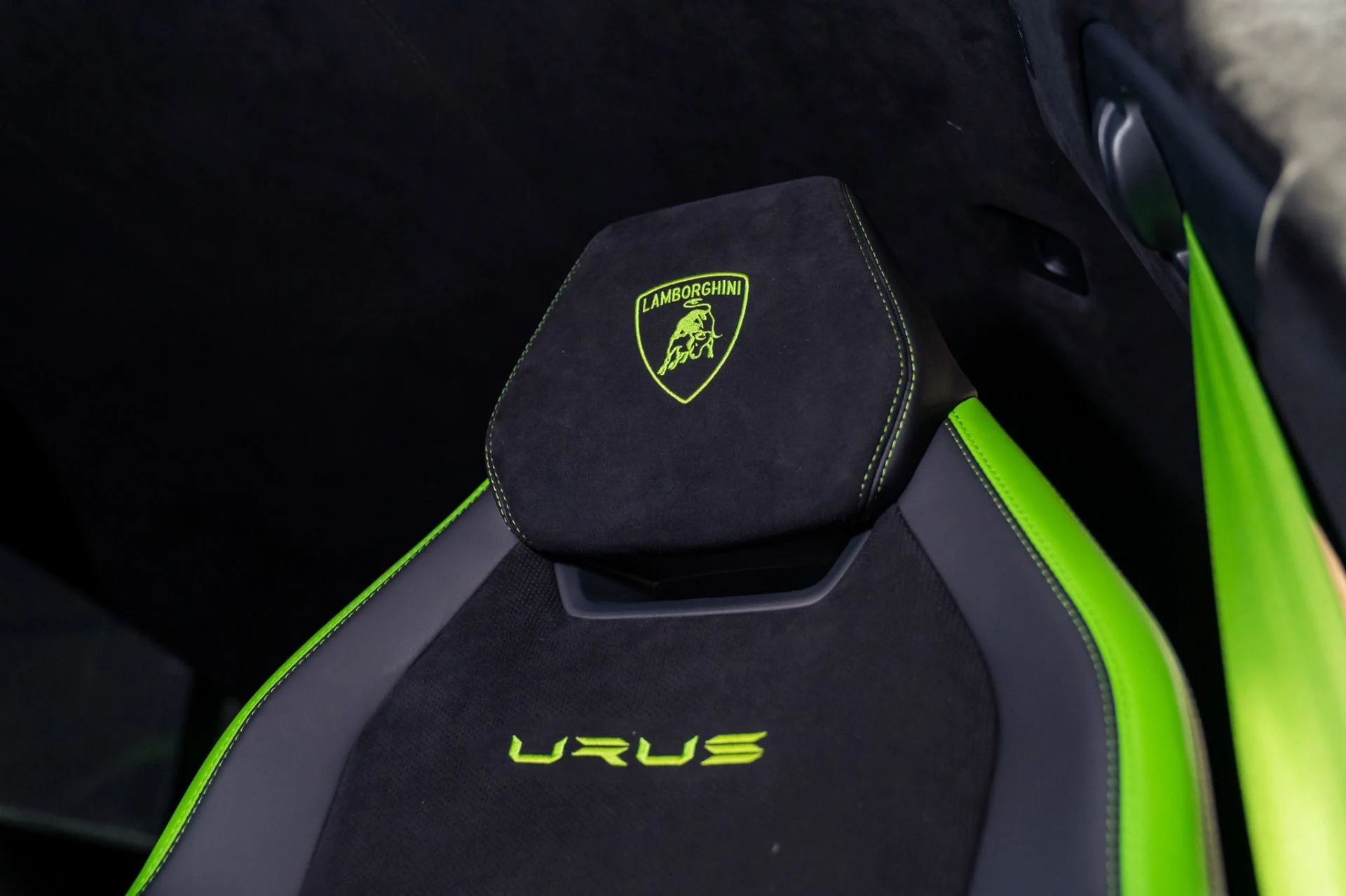 mph040_1334062121_Used_2023_Lamborghini_Urus_Performante_Full_Carbon_Pack_Stealth_PPF_1785519907_e7e0e557b8