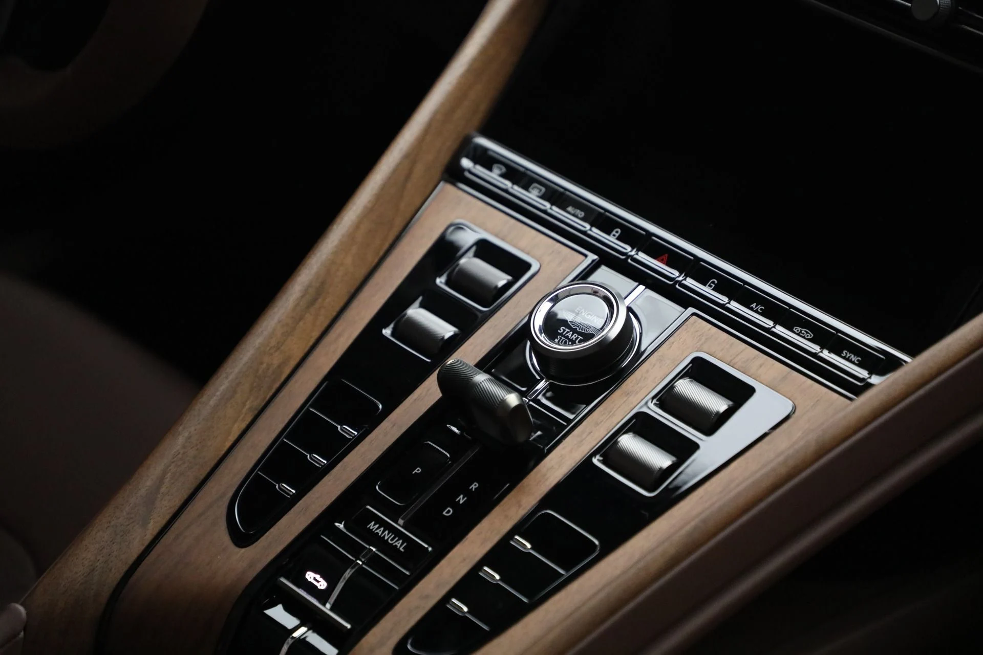 mph040_1337766517_New_2026_Aston_Martin_DB_12_Volante_a0b3dd5a52