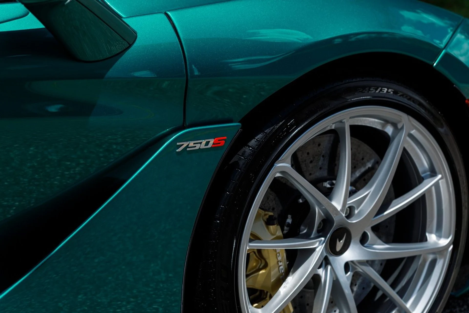 mph040_1349481365_678_p41_l_ef3c569a58