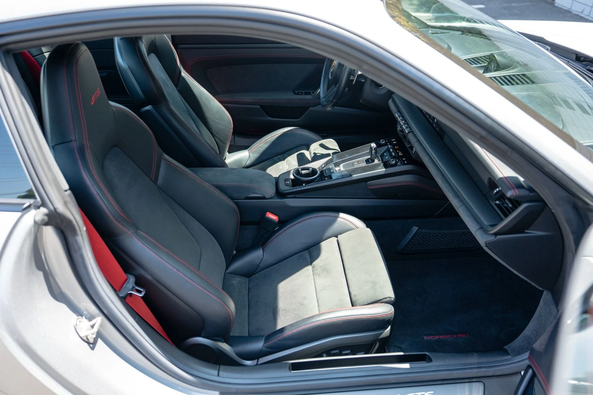 mph040_1351271873_Used_2024_Porsche_911_Carrera_4_GTS_1751587006_042a0a48f8