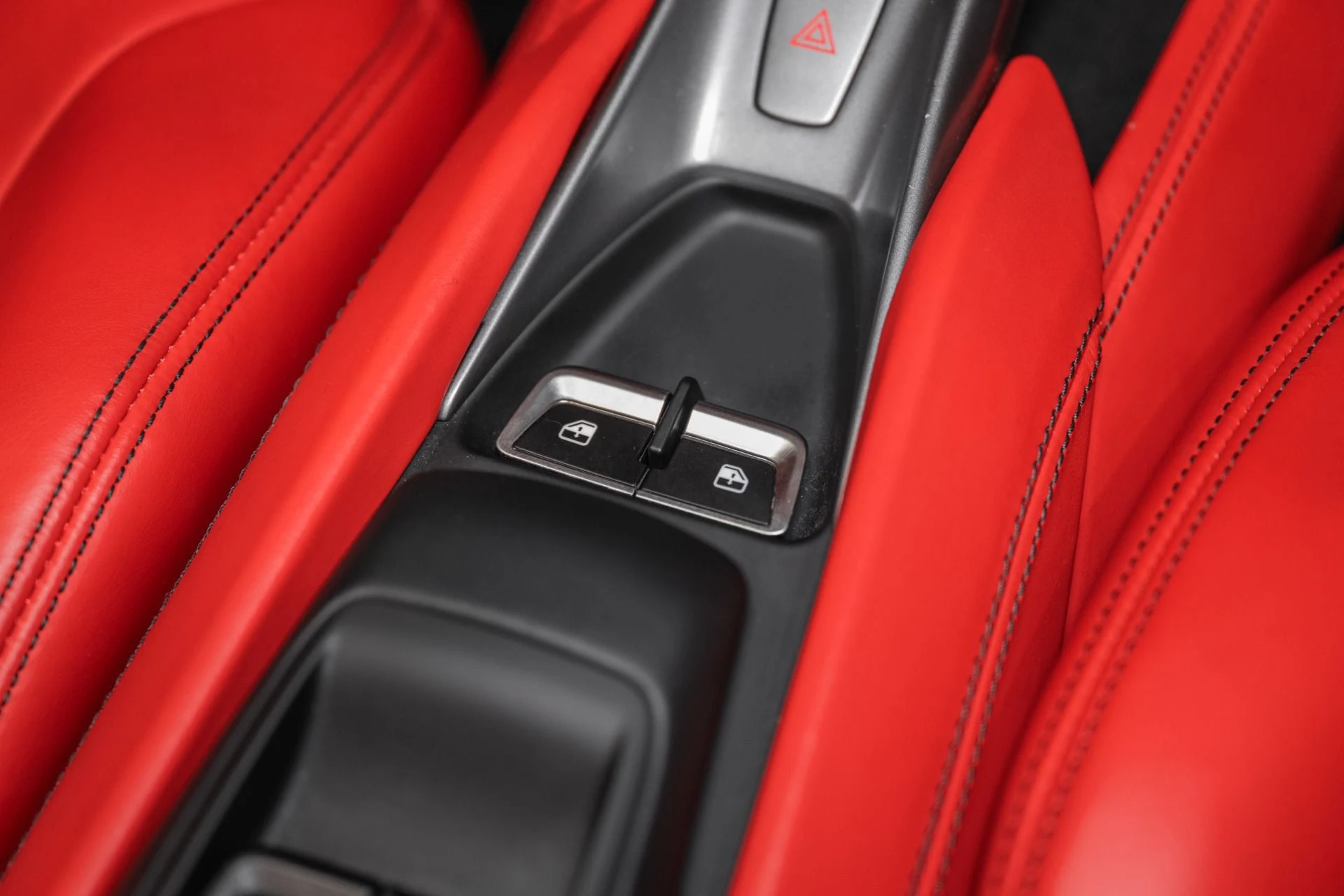 mph040_1355153363_Used_2021_Ferrari_F8_Spider_1788191759_914e77fc31