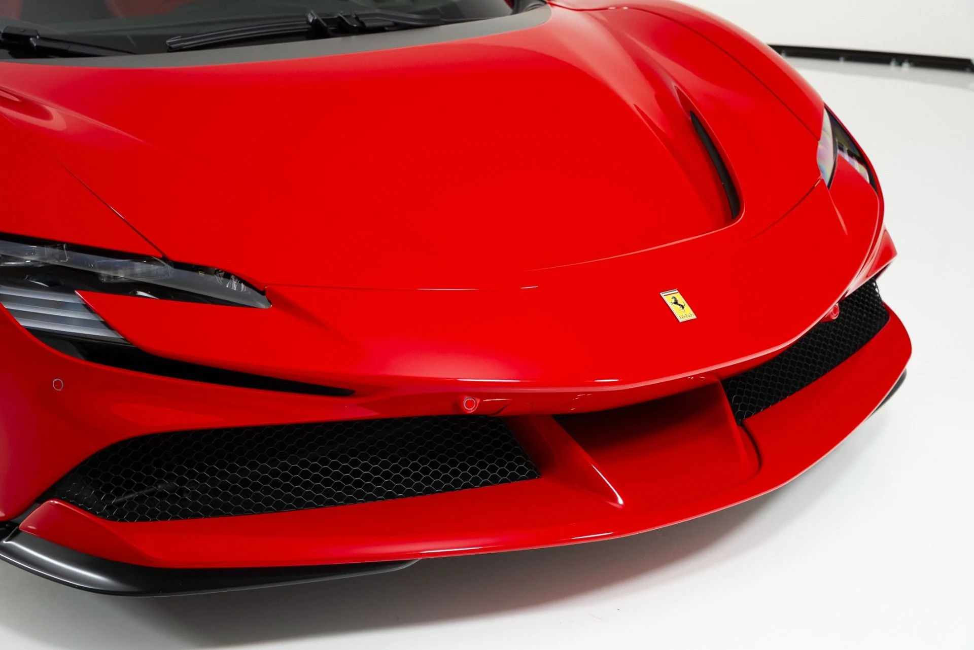 mph040_1360429287_Used_2023_Ferrari_SF_90_Stradale_1755717820_079f79c210