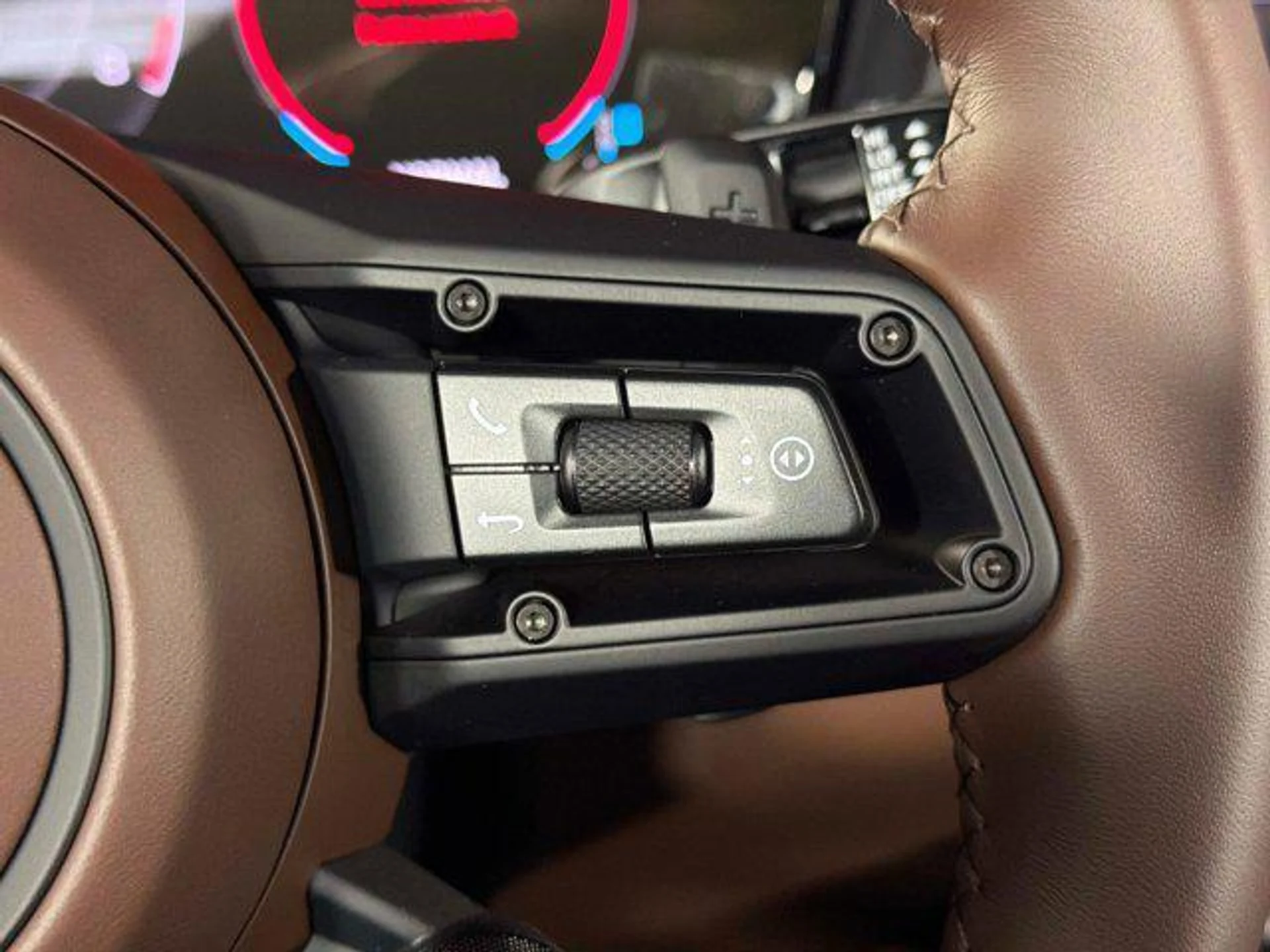 mph040_1362182515_746_E_Y_Id5wv_R02_U9_LO_Fgwpa6_Tn0_003bc549df