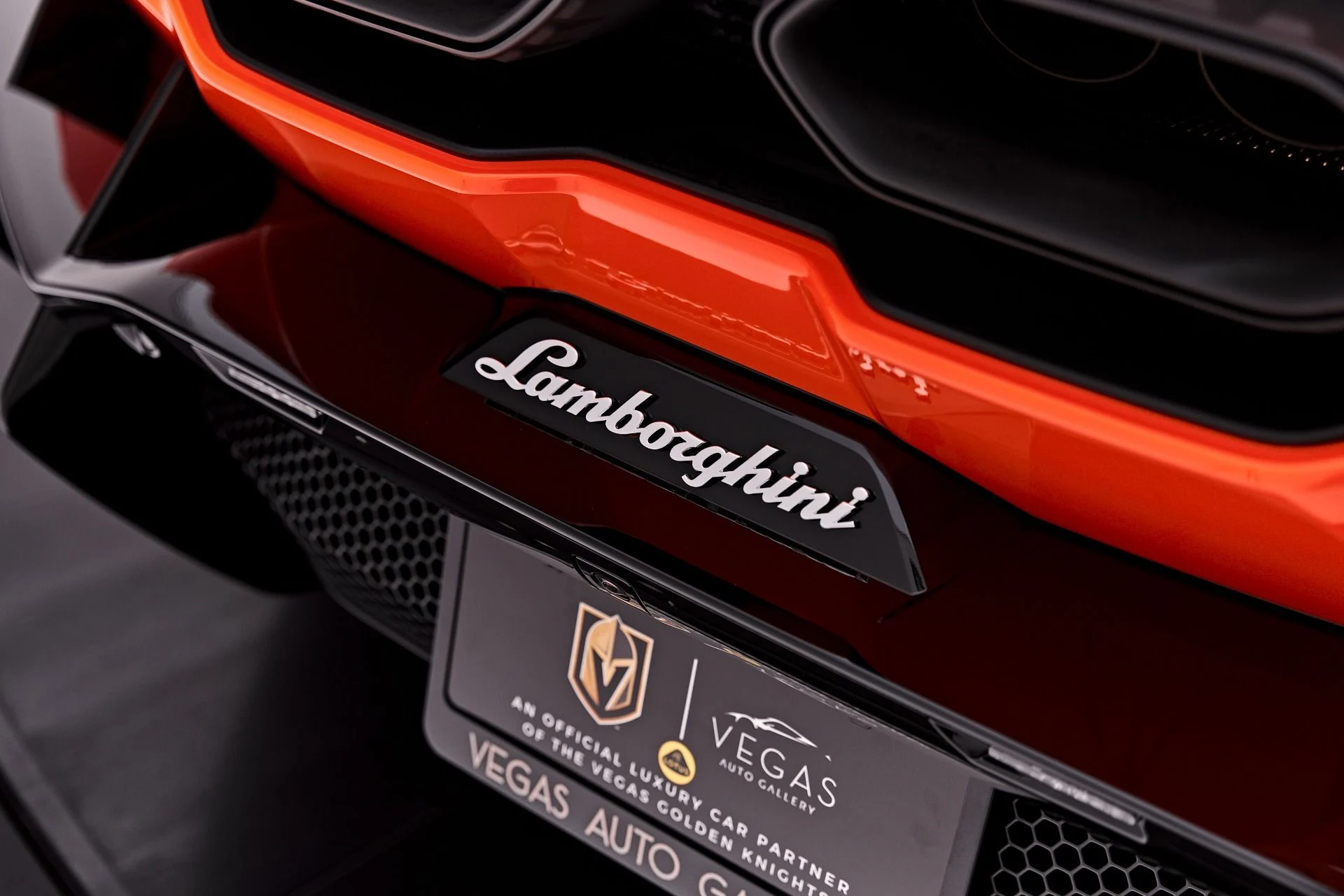mph040_136605718_Used_2024_Lamborghini_Revuelto_Base_1787792790_04ae617397