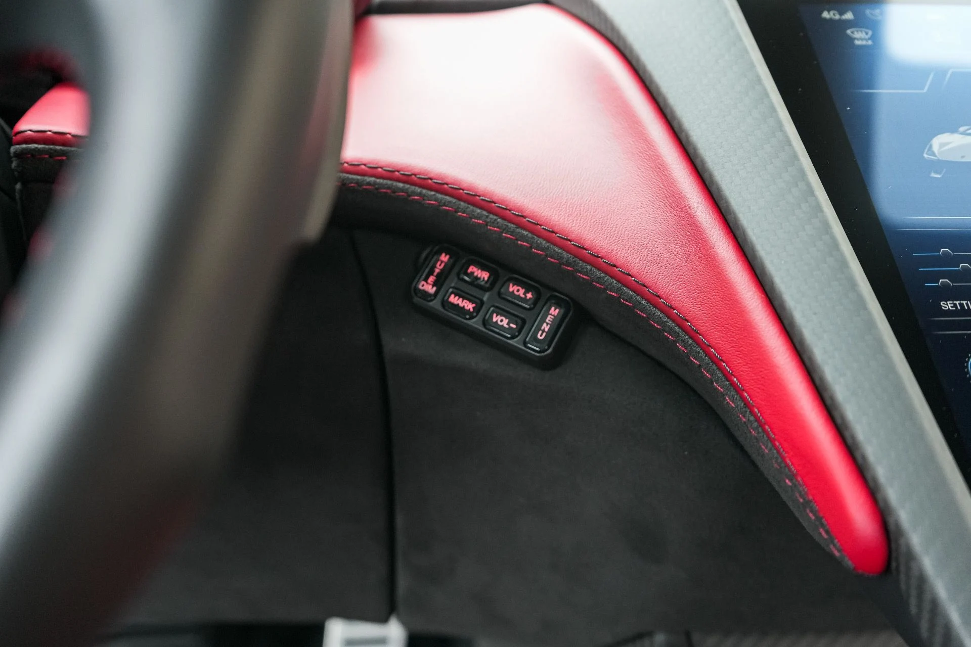 mph040_1374648866_Used_2025_Lamborghini_Revuelto_1790108001_2038459e6c