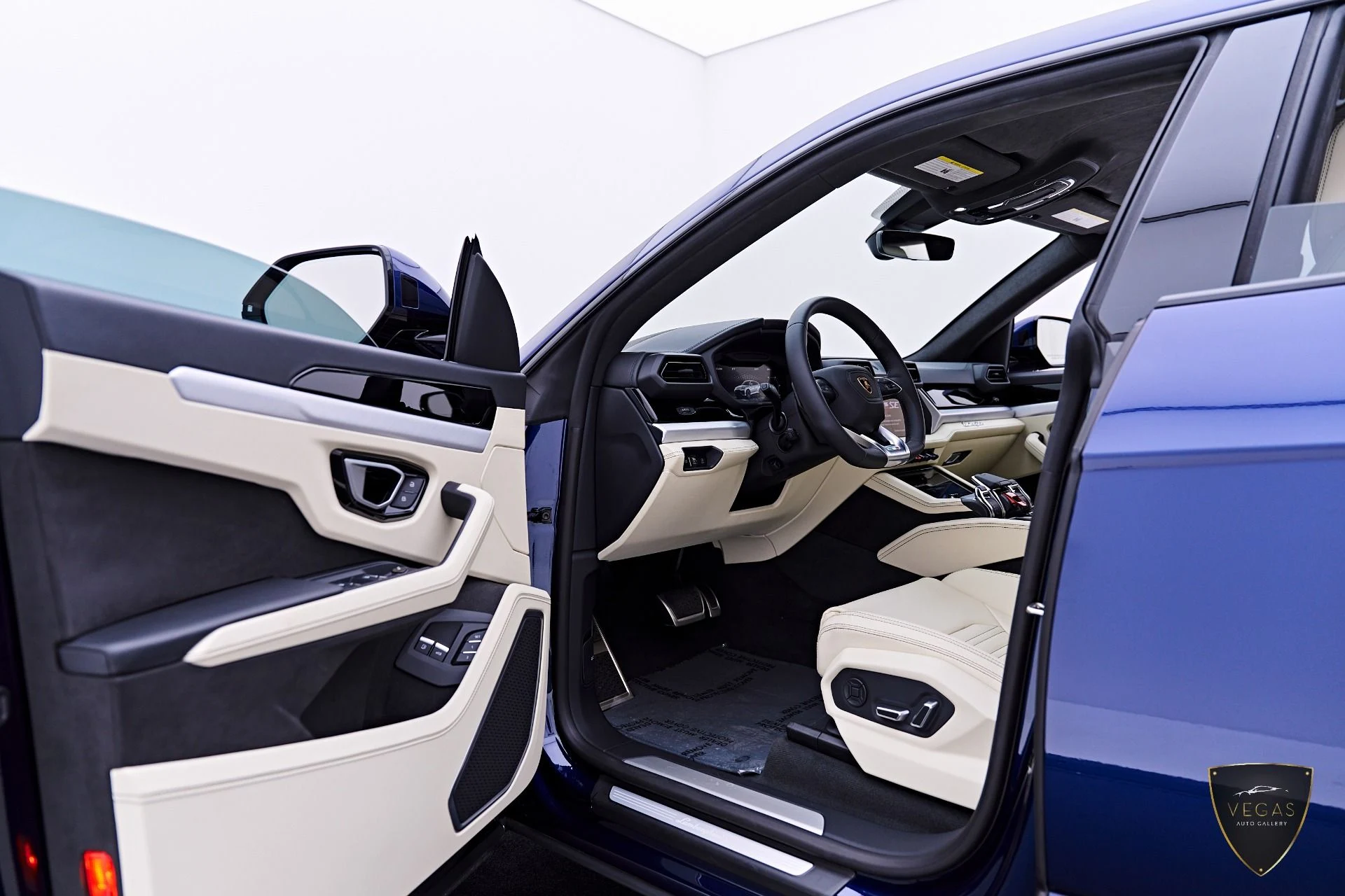 mph040_1382466799_Used_2026_Lamborghini_Urus_SE_1783419677_ec19a704b3