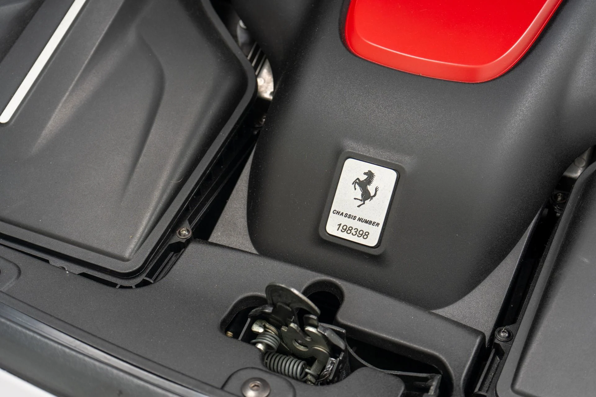 mph040_1386622862_Used_2014_Ferrari_FF_Ventilated_and_Heated_Daytona_Seats_Full_Vehicle_Wrap_1782244426_a4a42772d7